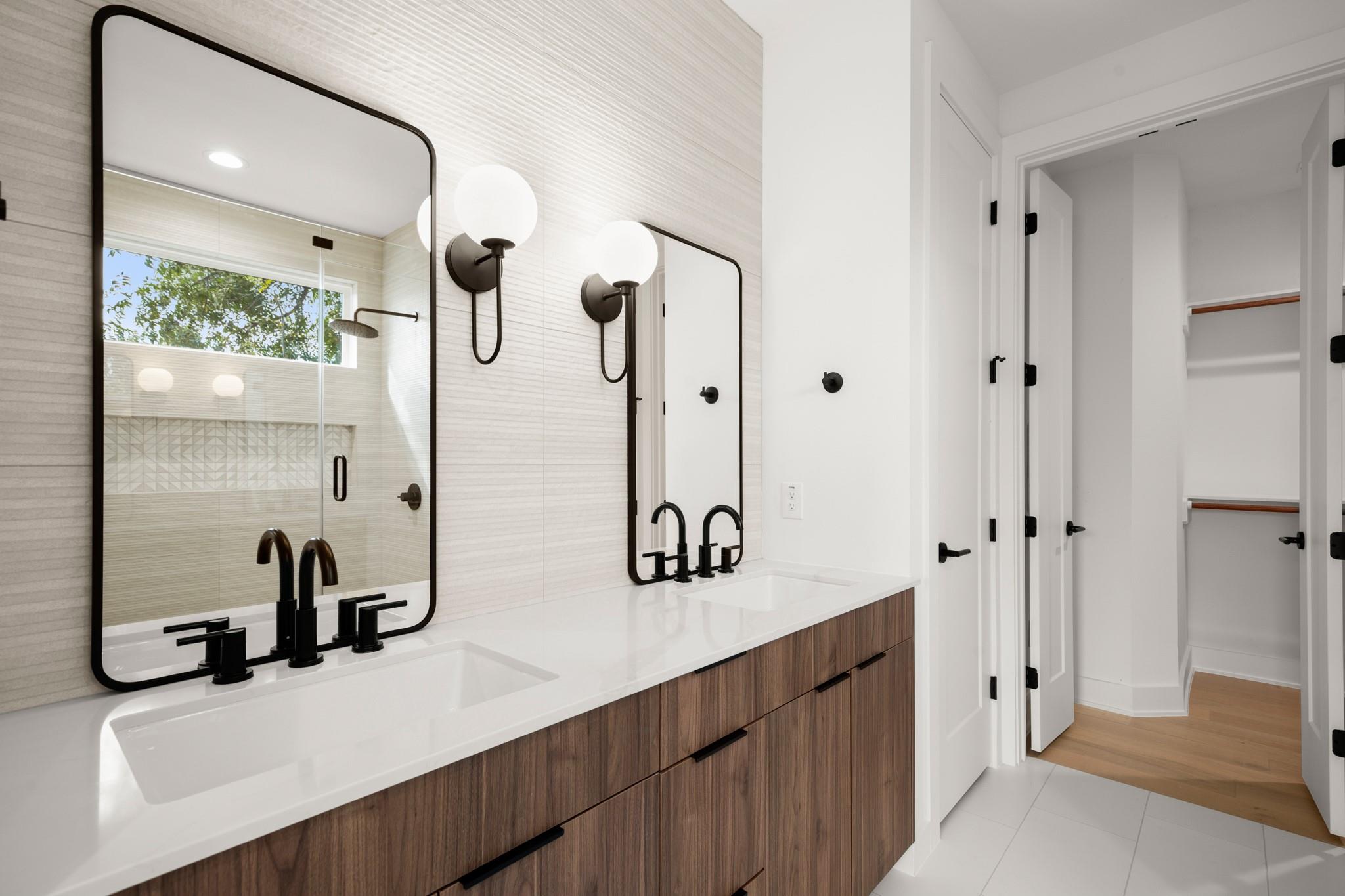 1402 Cotton St, Austin, TX 78702