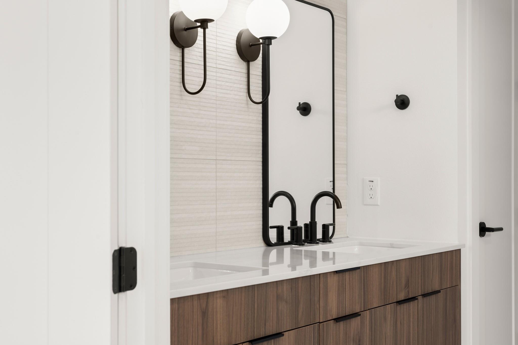 1402 Cotton St, Austin, TX 78702