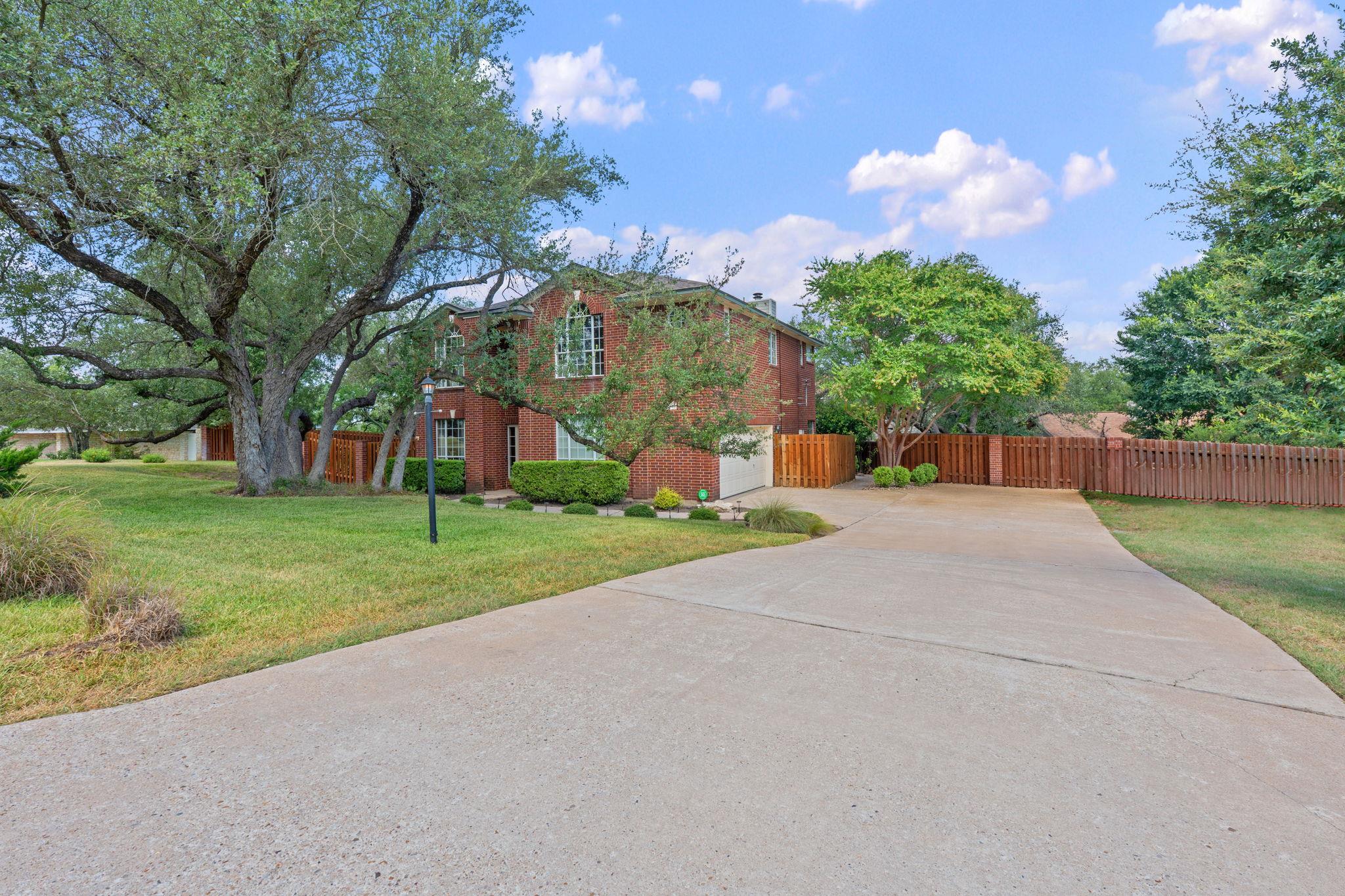 409 Explorer, Lakeway, TX 78734