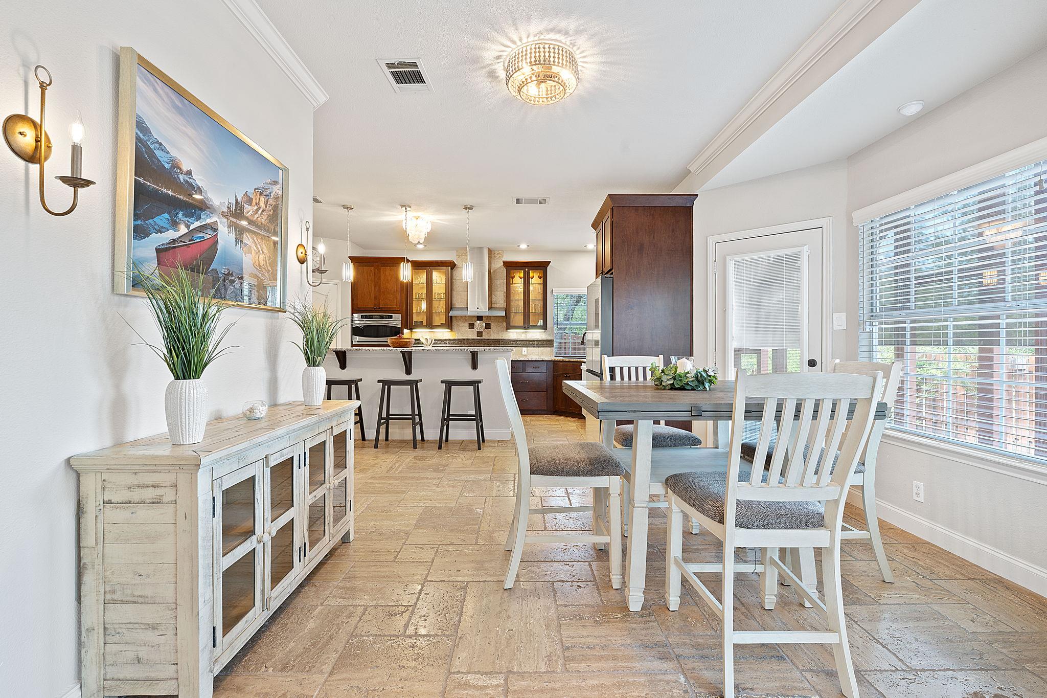 409 Explorer, Lakeway, TX 78734