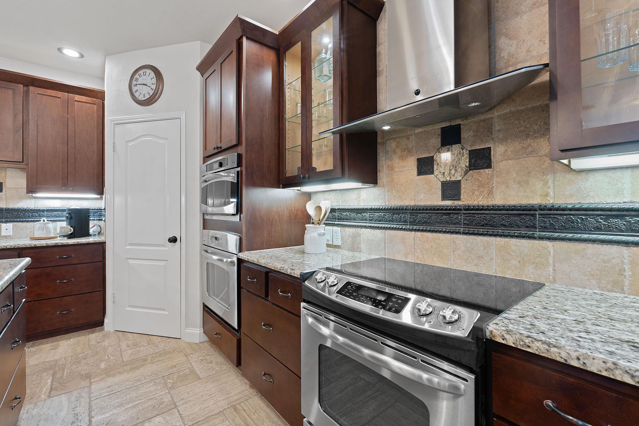 409 Explorer, Lakeway, TX 78734