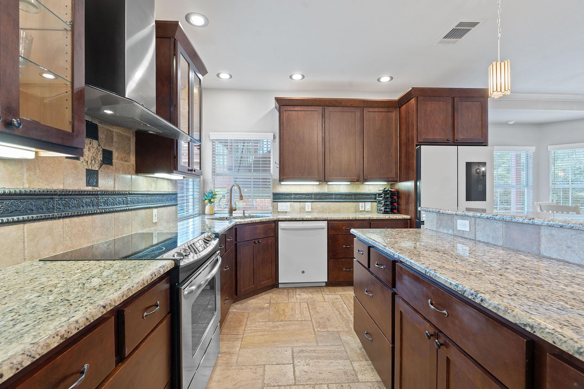 409 Explorer, Lakeway, TX 78734