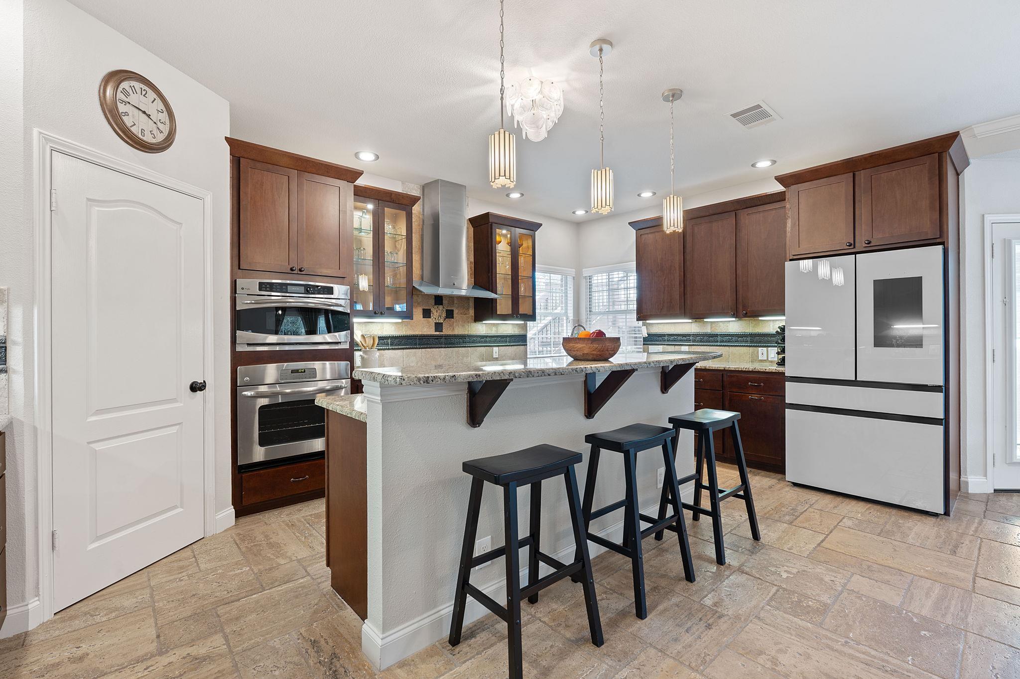 409 Explorer, Lakeway, TX 78734