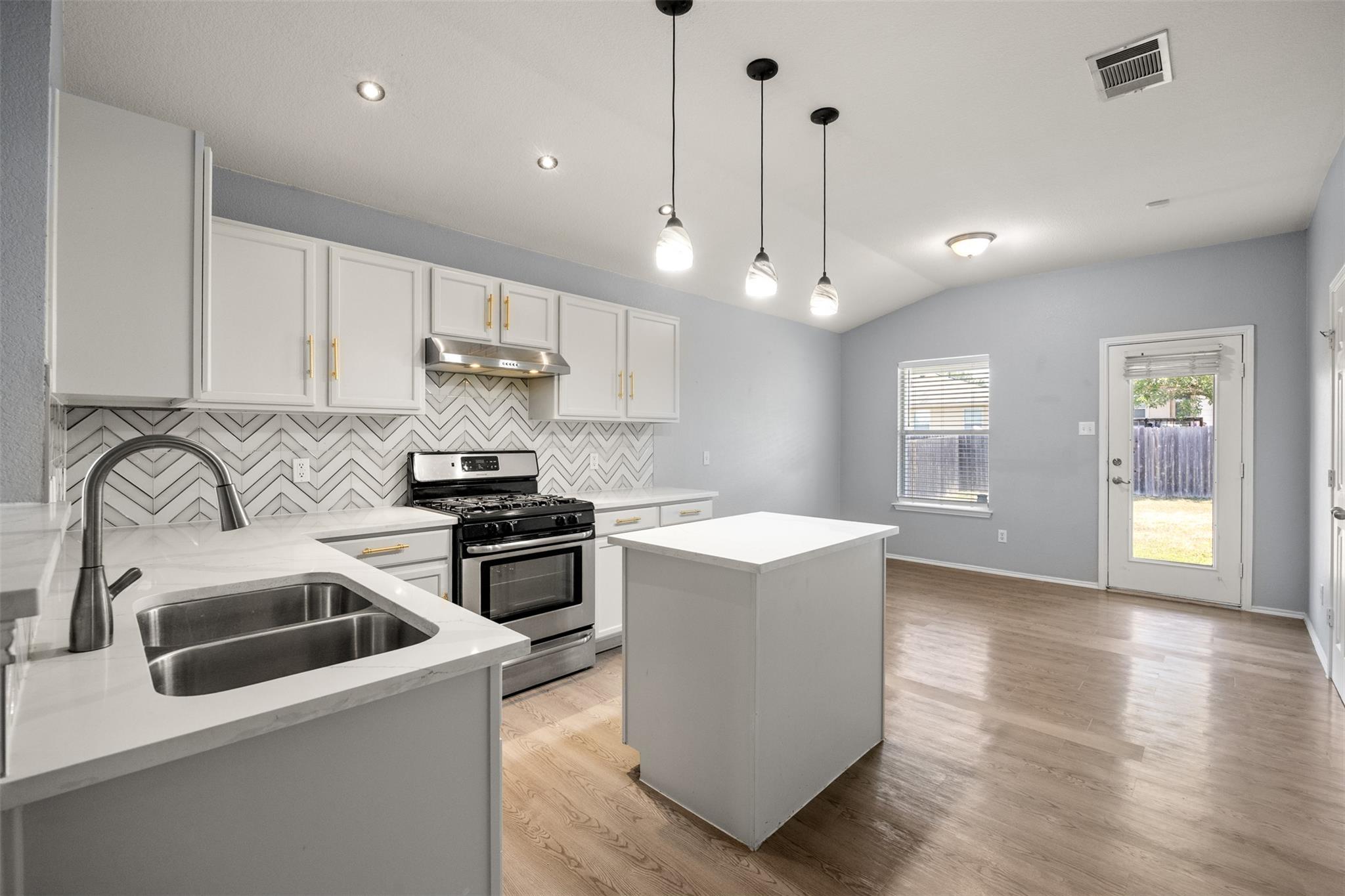 180 Firebush Way, Buda, TX 78610