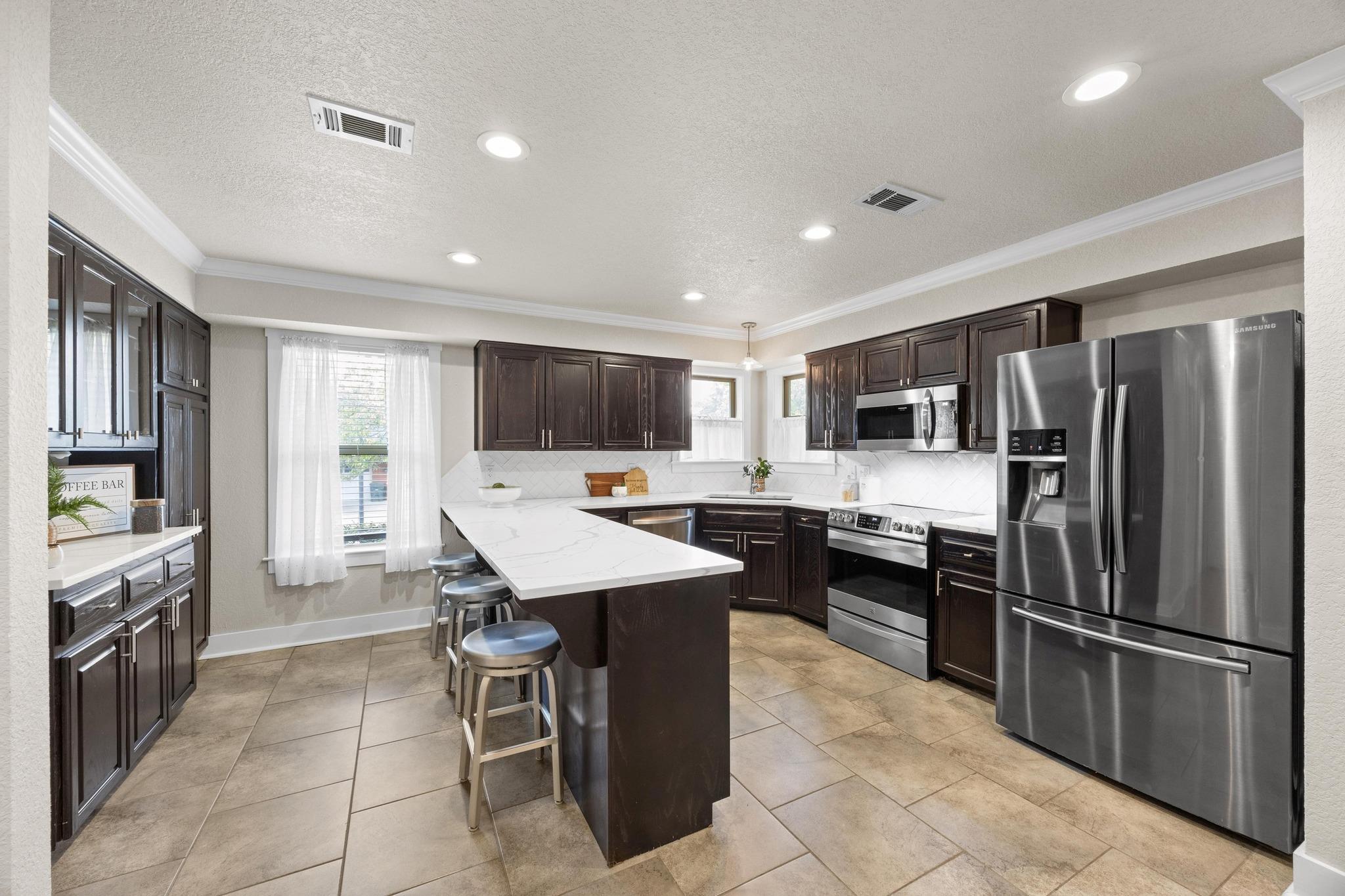 1112 Indian Trl, Salado, TX 76571