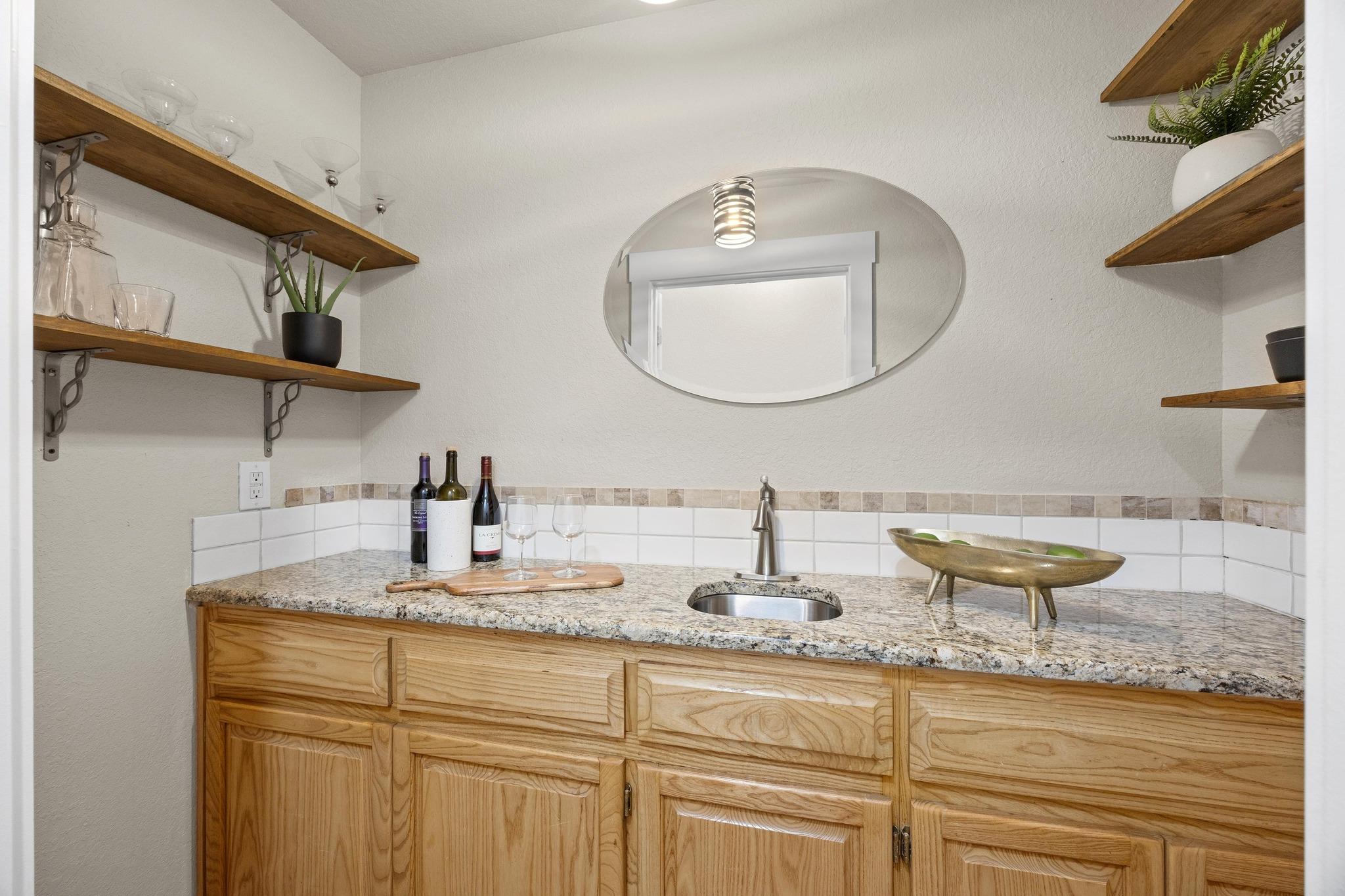 1112 Indian Trl, Salado, TX 76571