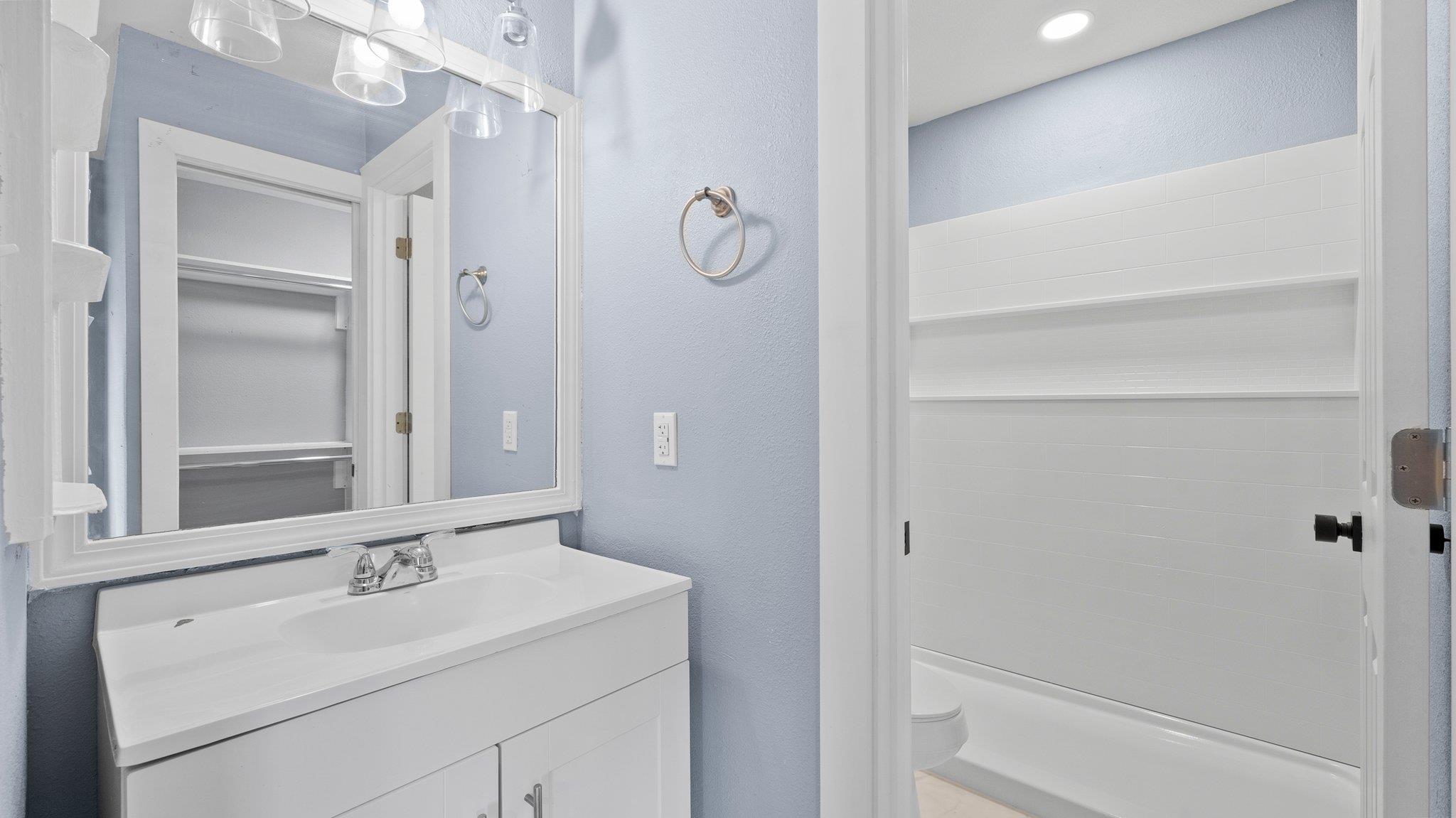 1112 Village Green Dr, Austin, TX 78753