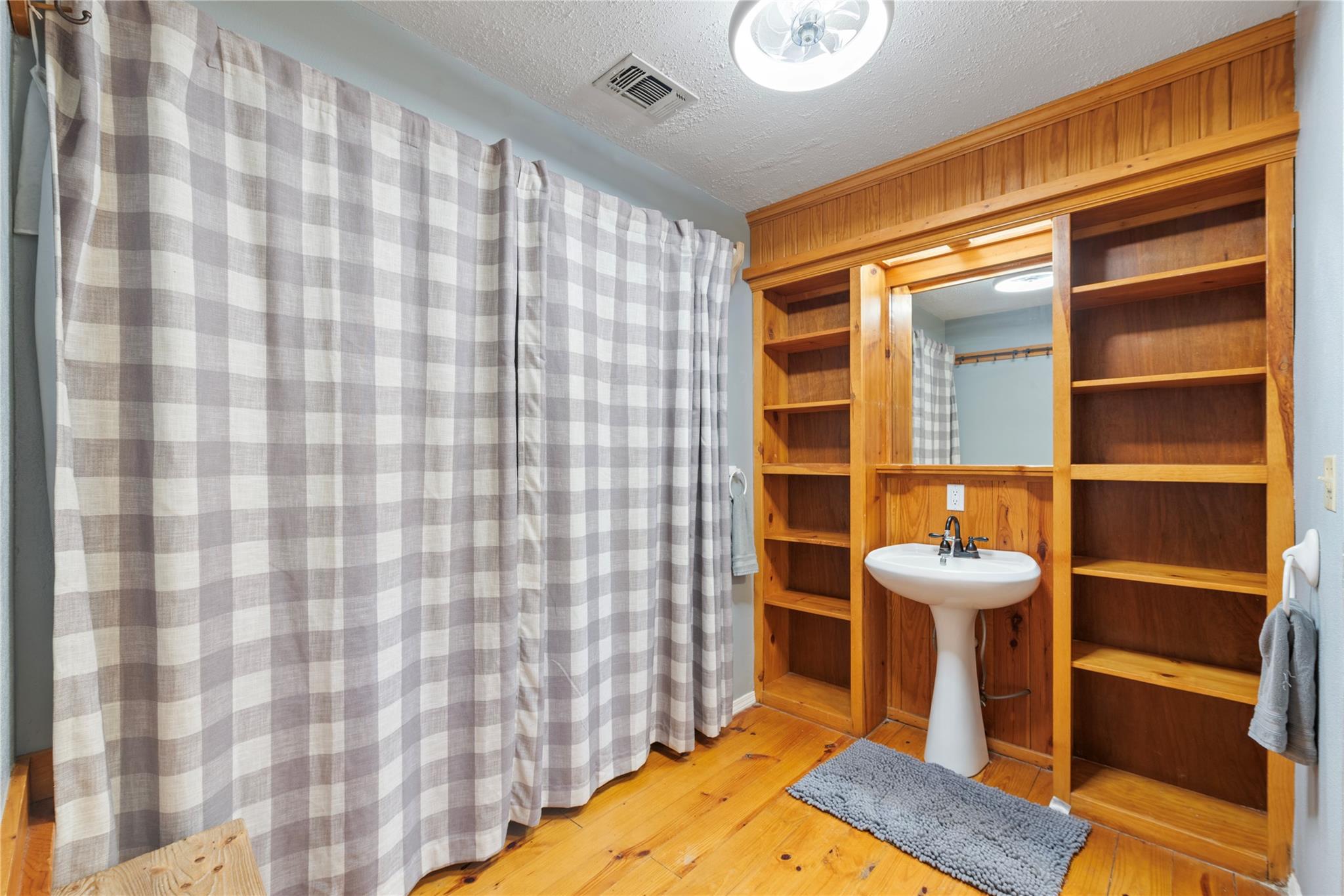 115 Vicinity Trl, Spicewood, TX 78669