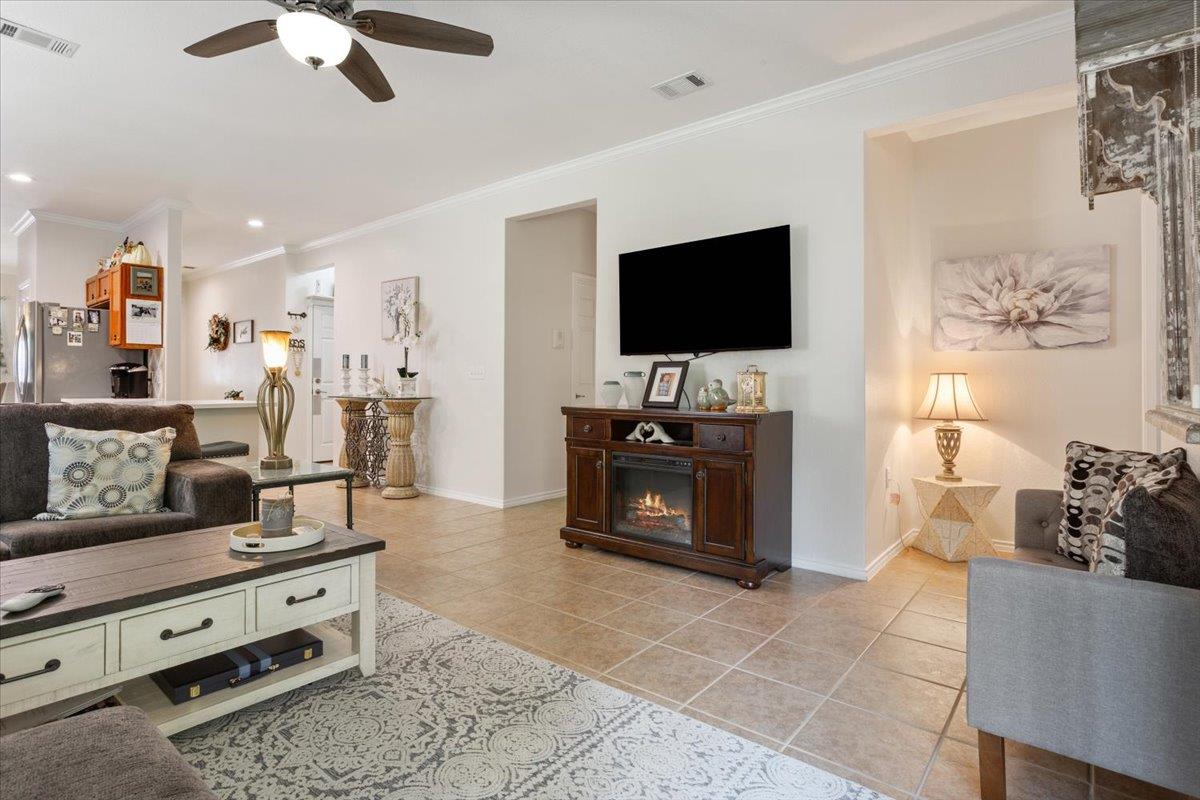 812 Prairie Grass Ln, Georgetown, TX 78633