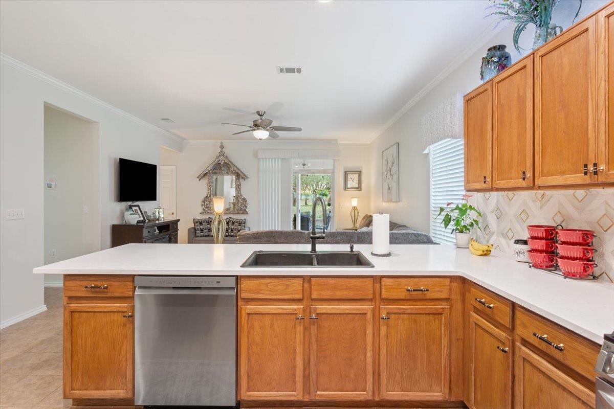 812 Prairie Grass Ln, Georgetown, TX 78633