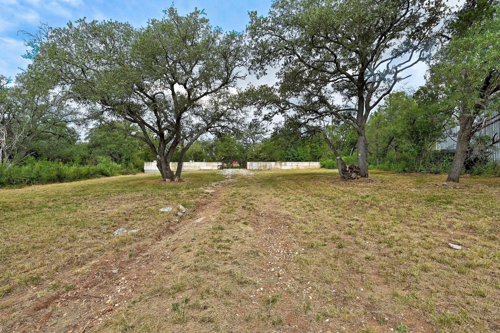 303 Lake View Dr, Spicewood, TX 78669