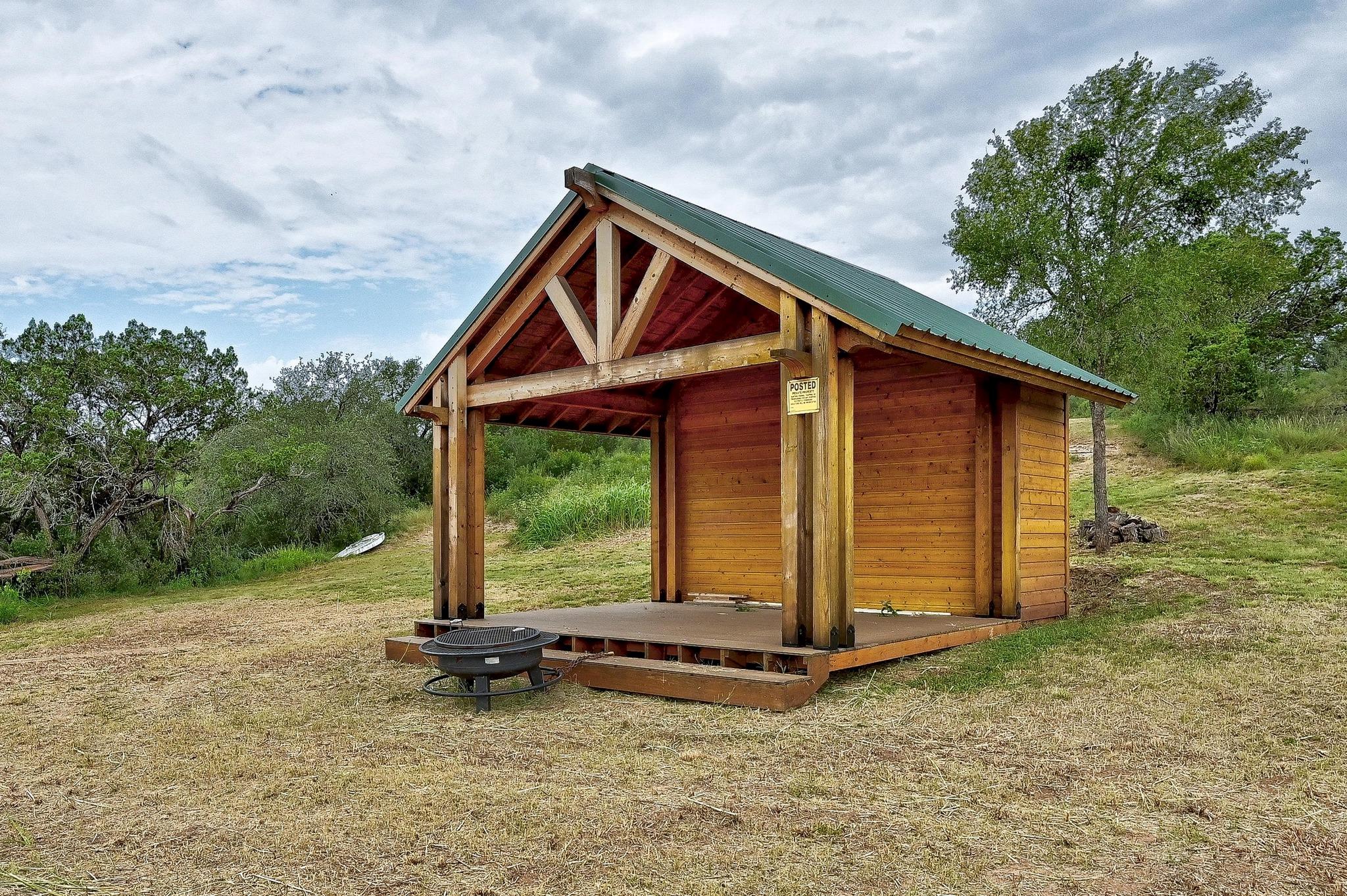 303 Lake View Dr, Spicewood, TX 78669