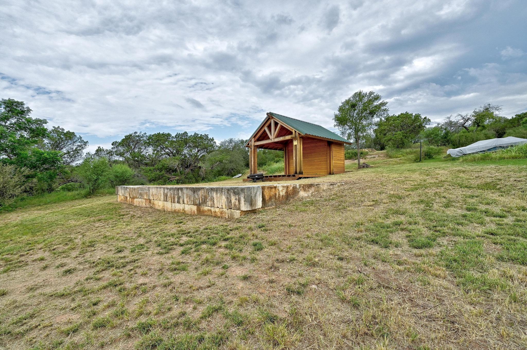303 Lake View Dr, Spicewood, TX 78669