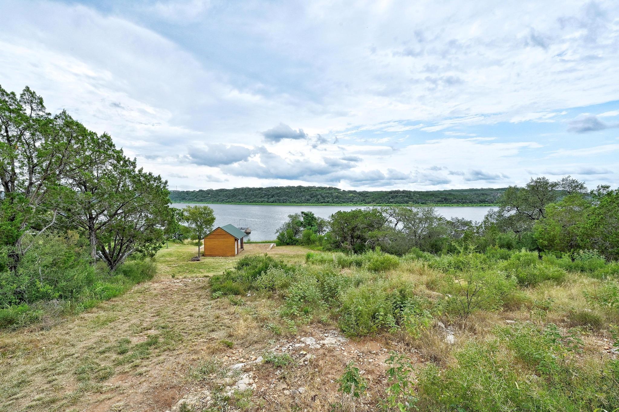 303 Lake View Dr, Spicewood, TX 78669