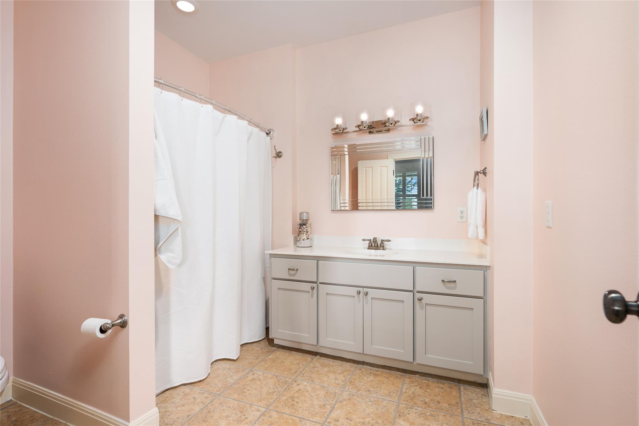 20403 Highland Lake Dr, Lago Vista, TX 78645