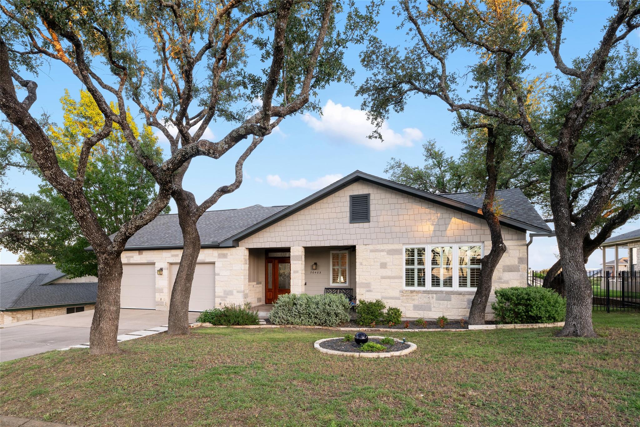 20403 Highland Lake Dr, Lago Vista, TX 78645