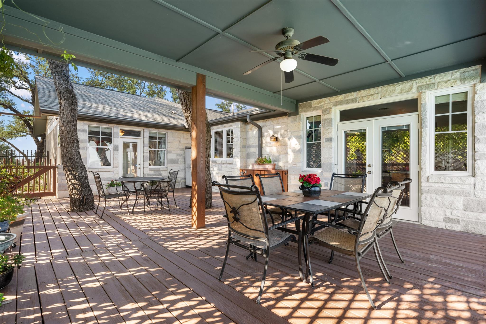 20403 Highland Lake Dr, Lago Vista, TX 78645