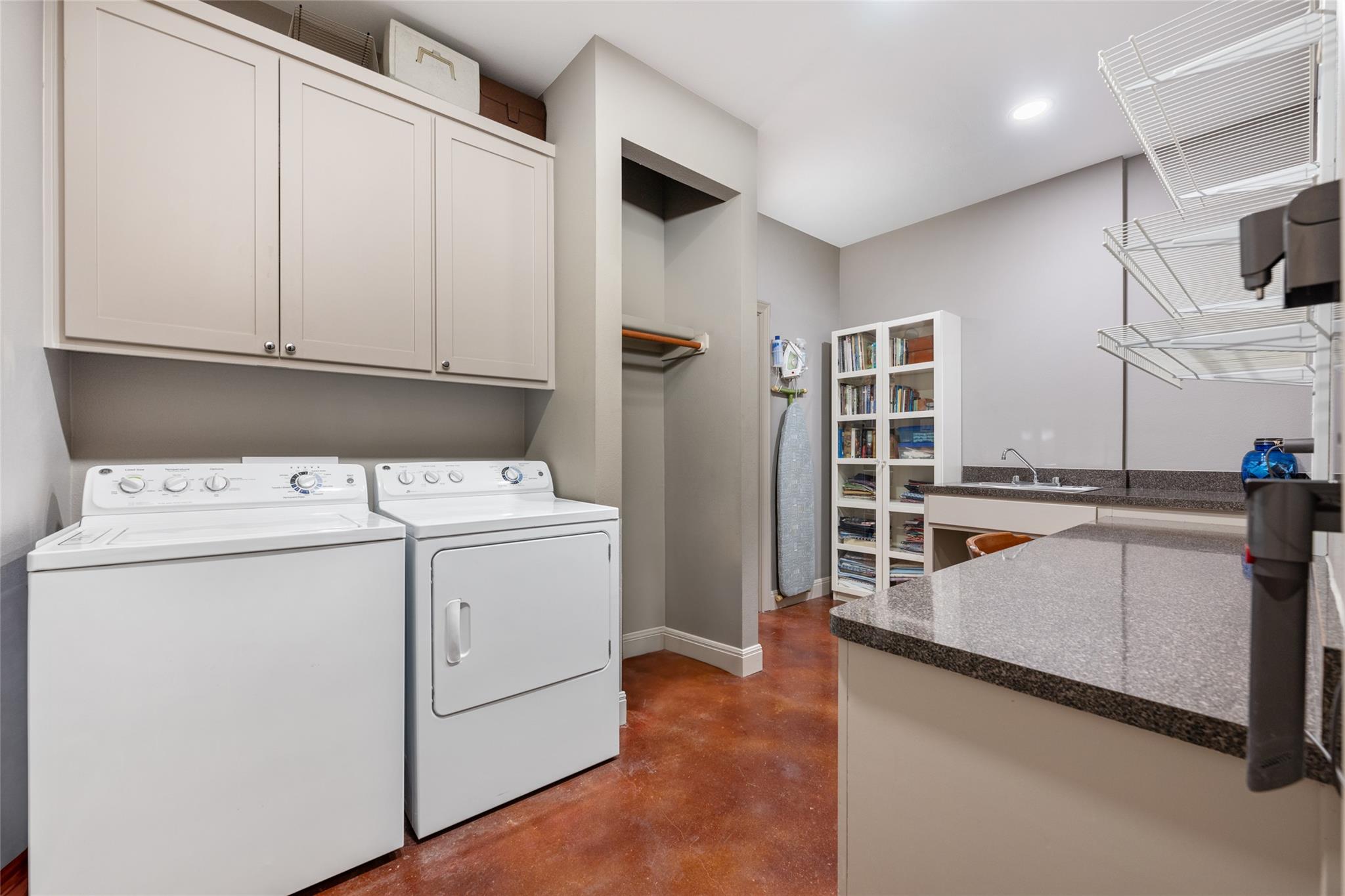 20403 Highland Lake Dr, Lago Vista, TX 78645