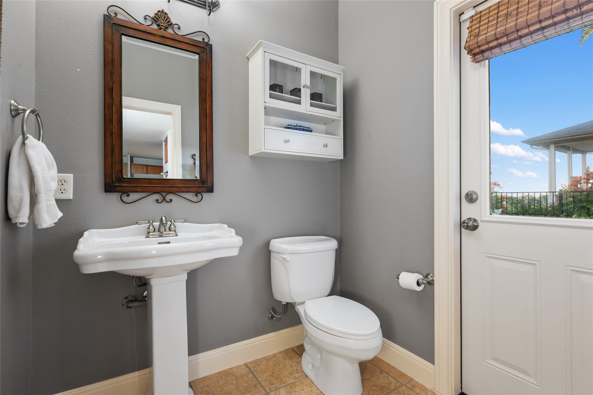 20403 Highland Lake Dr, Lago Vista, TX 78645