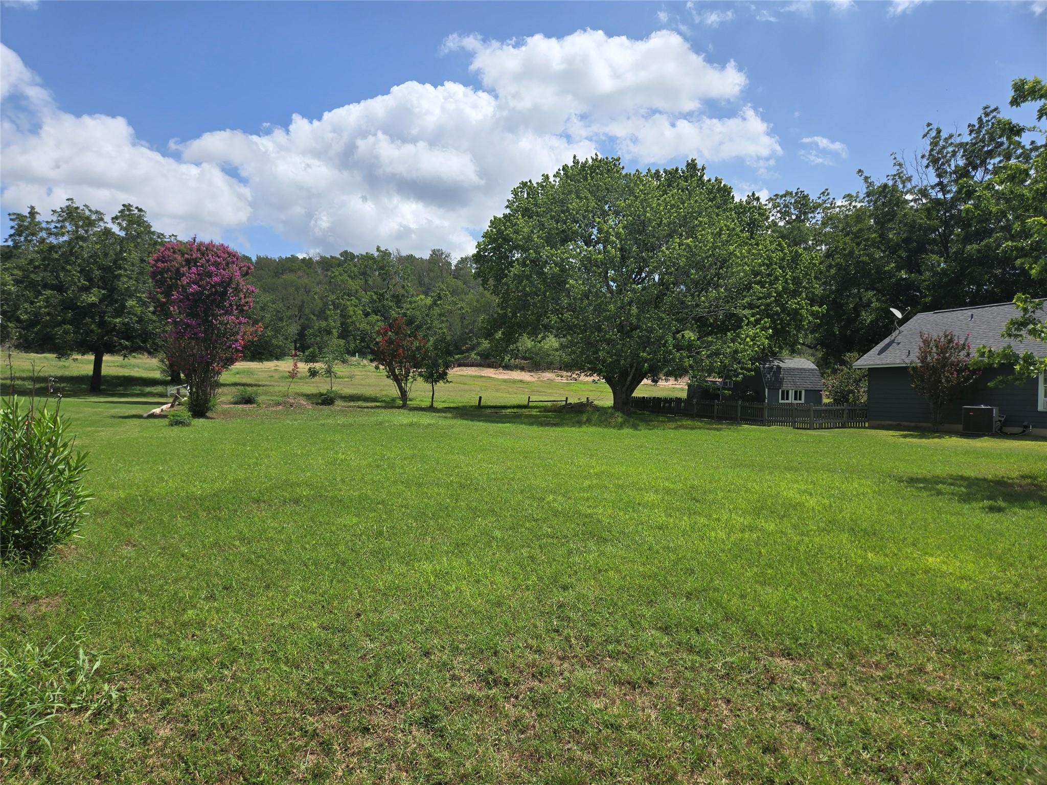 184 Kahana Ln, Bastrop, TX 78602