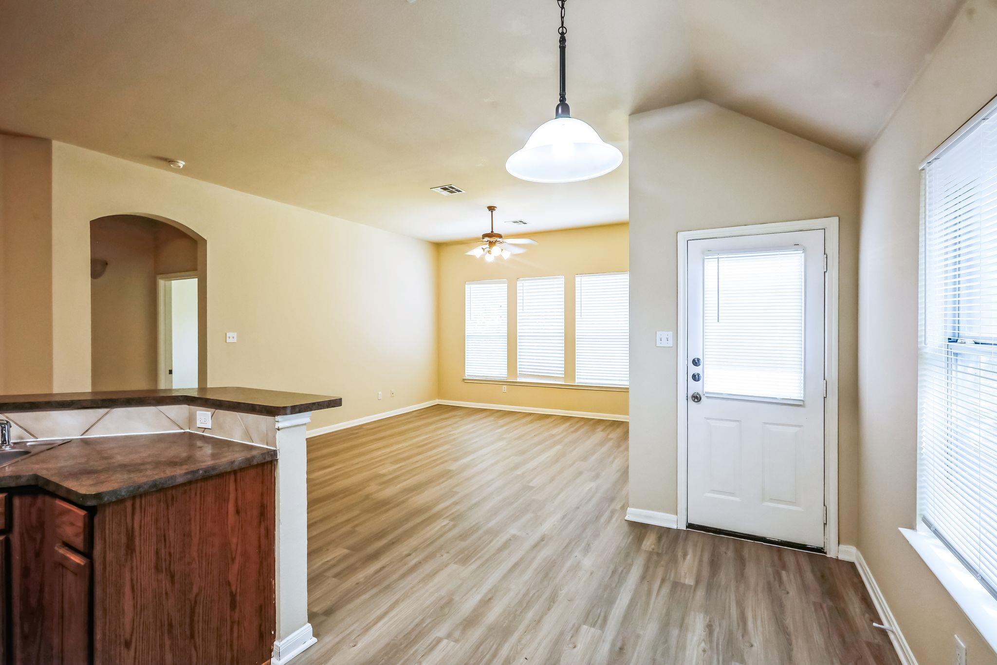 220 Valona Loop, Round Rock, TX 78681