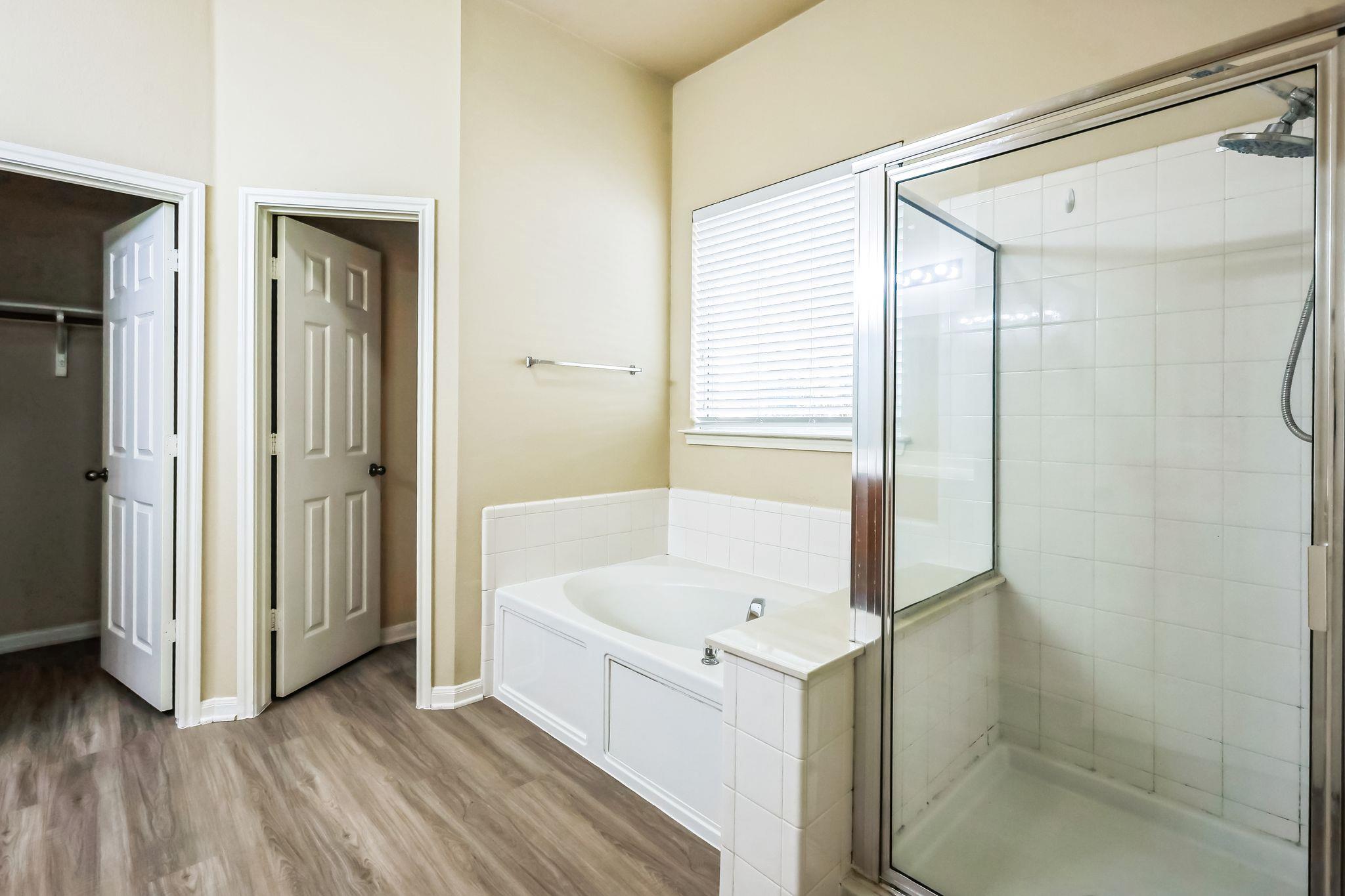 220 Valona Loop, Round Rock, TX 78681