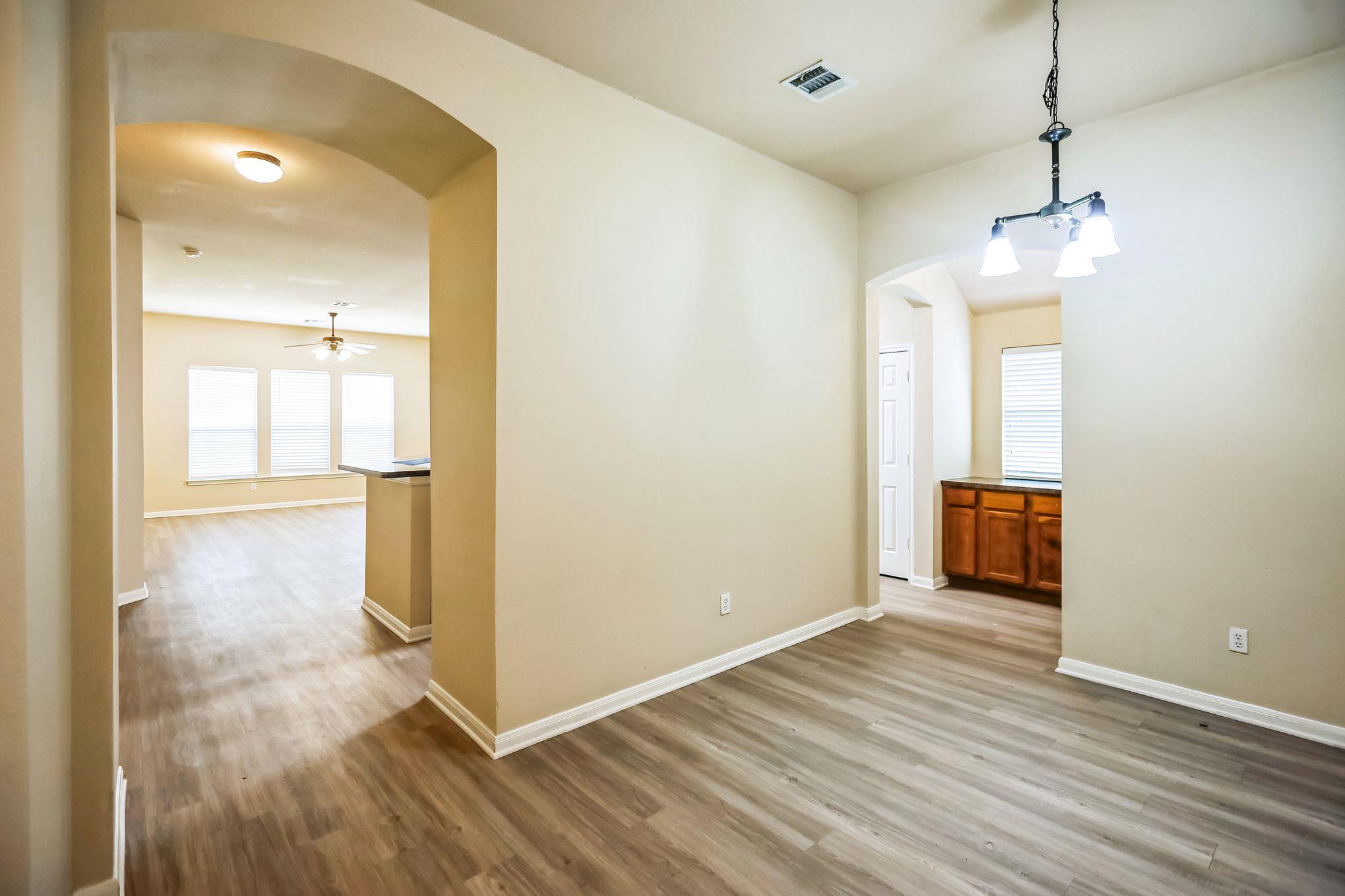 220 Valona Loop, Round Rock, TX 78681