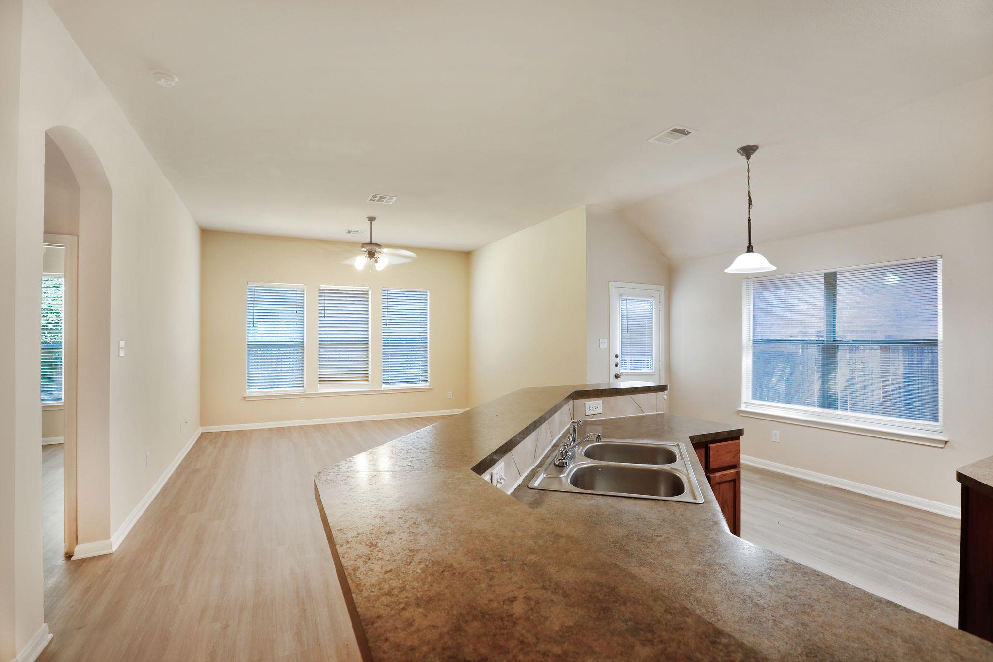 220 Valona Loop, Round Rock, TX 78681