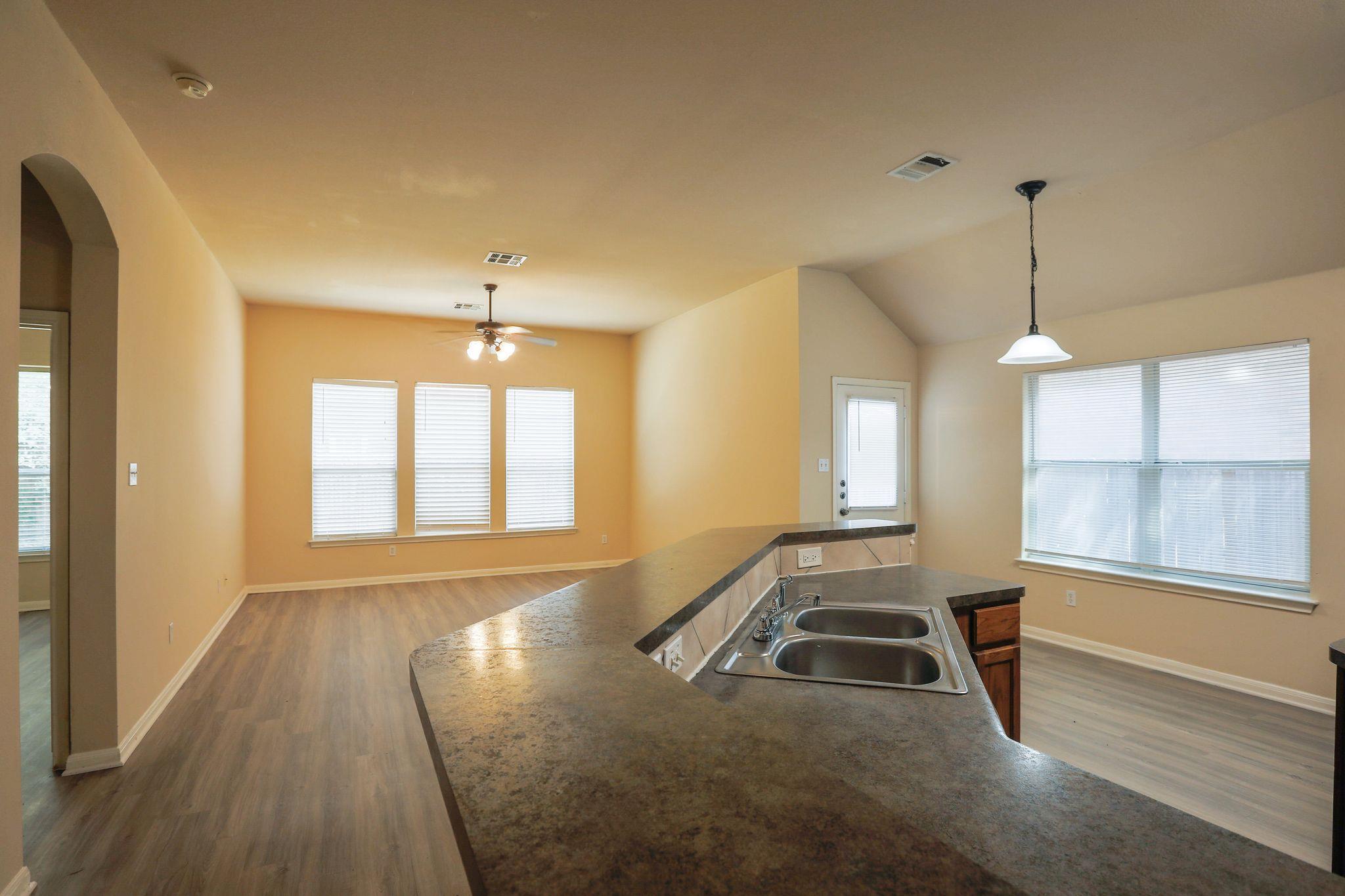 220 Valona Loop, Round Rock, TX 78681