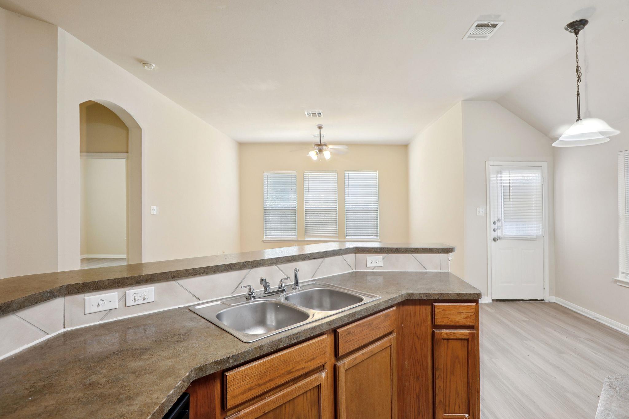 220 Valona Loop, Round Rock, TX 78681