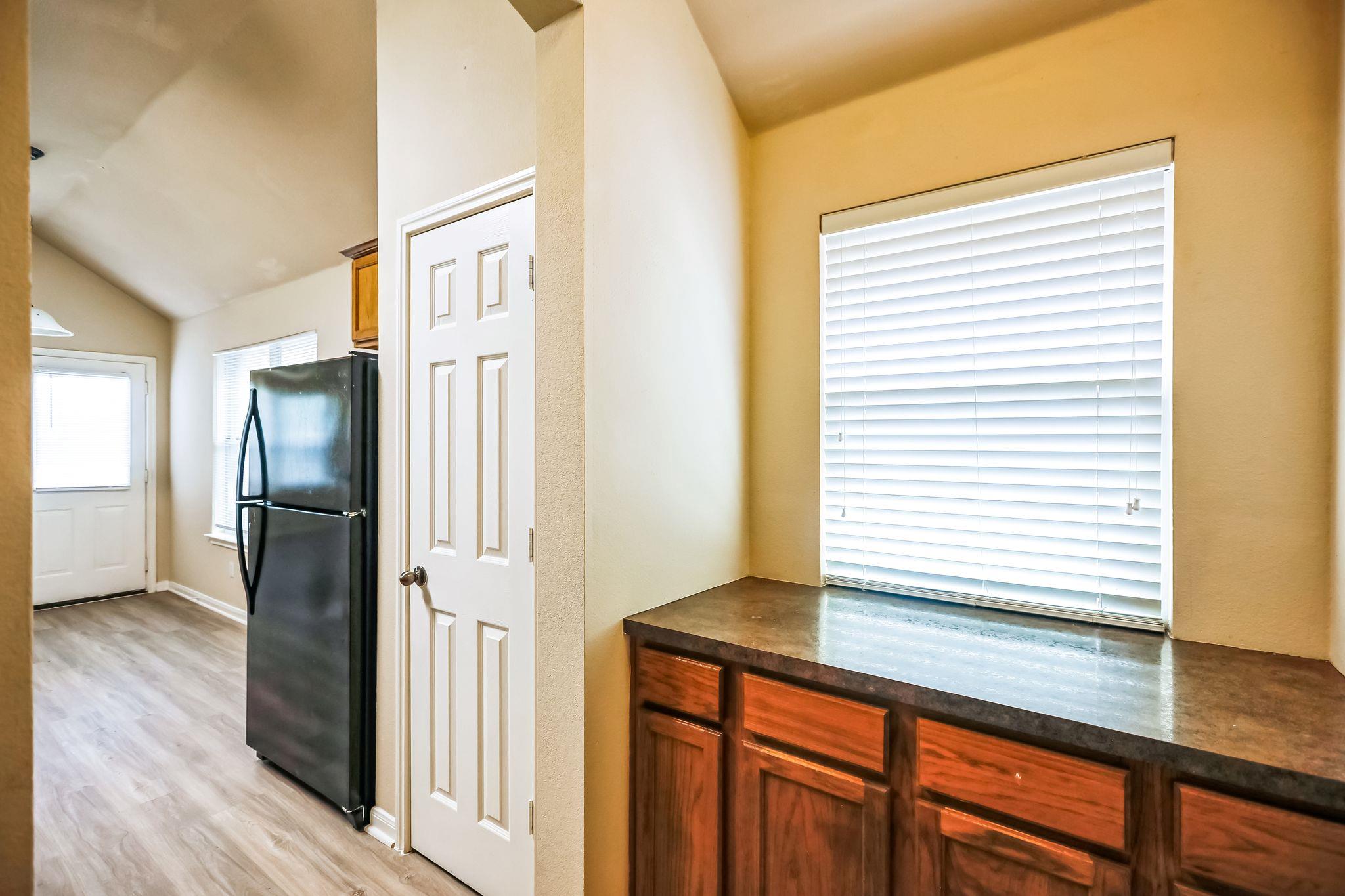 220 Valona Loop, Round Rock, TX 78681