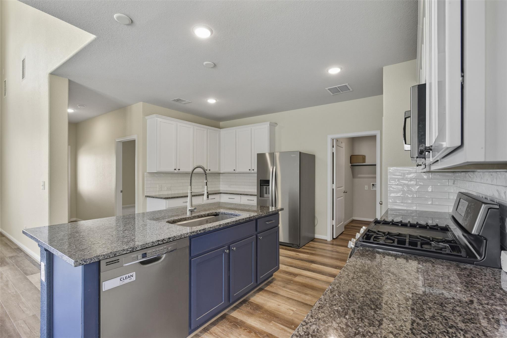 821 Paper Daisy Path, Leander, TX 78641