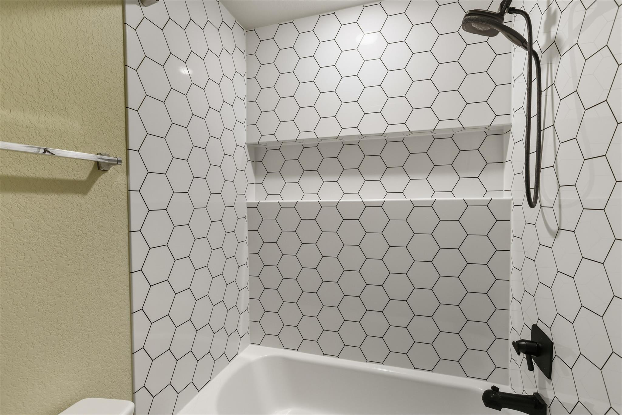 821 Paper Daisy Path, Leander, TX 78641