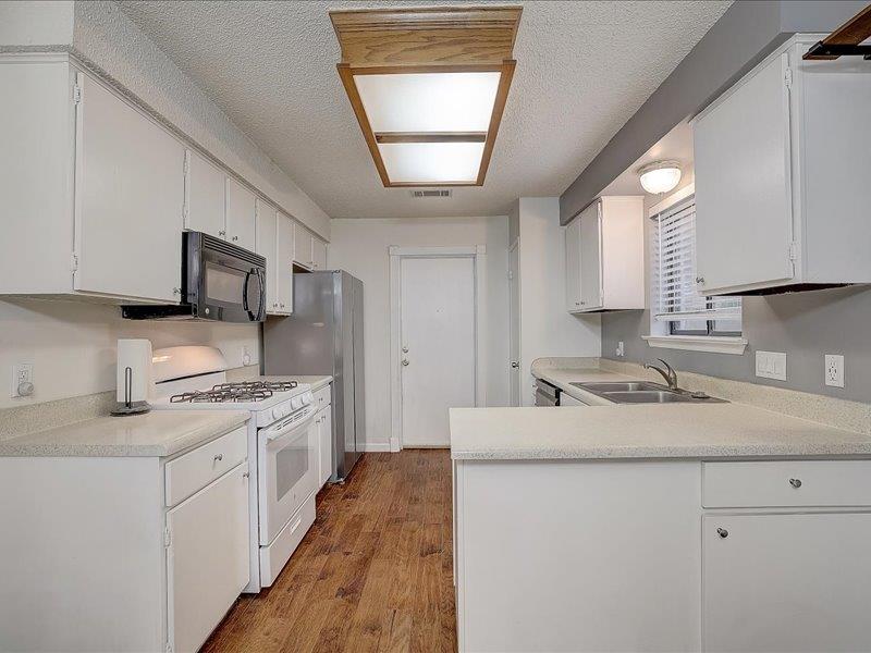 10906 Meadgreen Ct, Austin, TX 78758