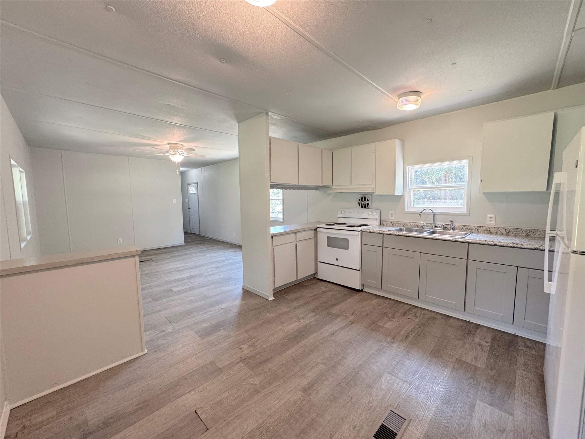 1139 Hidden Fawn, Canyon Lake, TX 78133