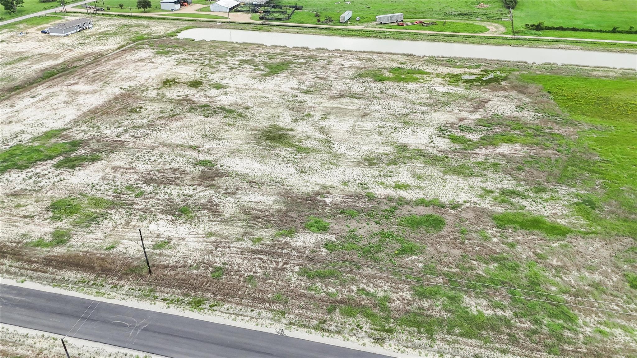 1231 Saddleback Dr, Bellville, TX 77418