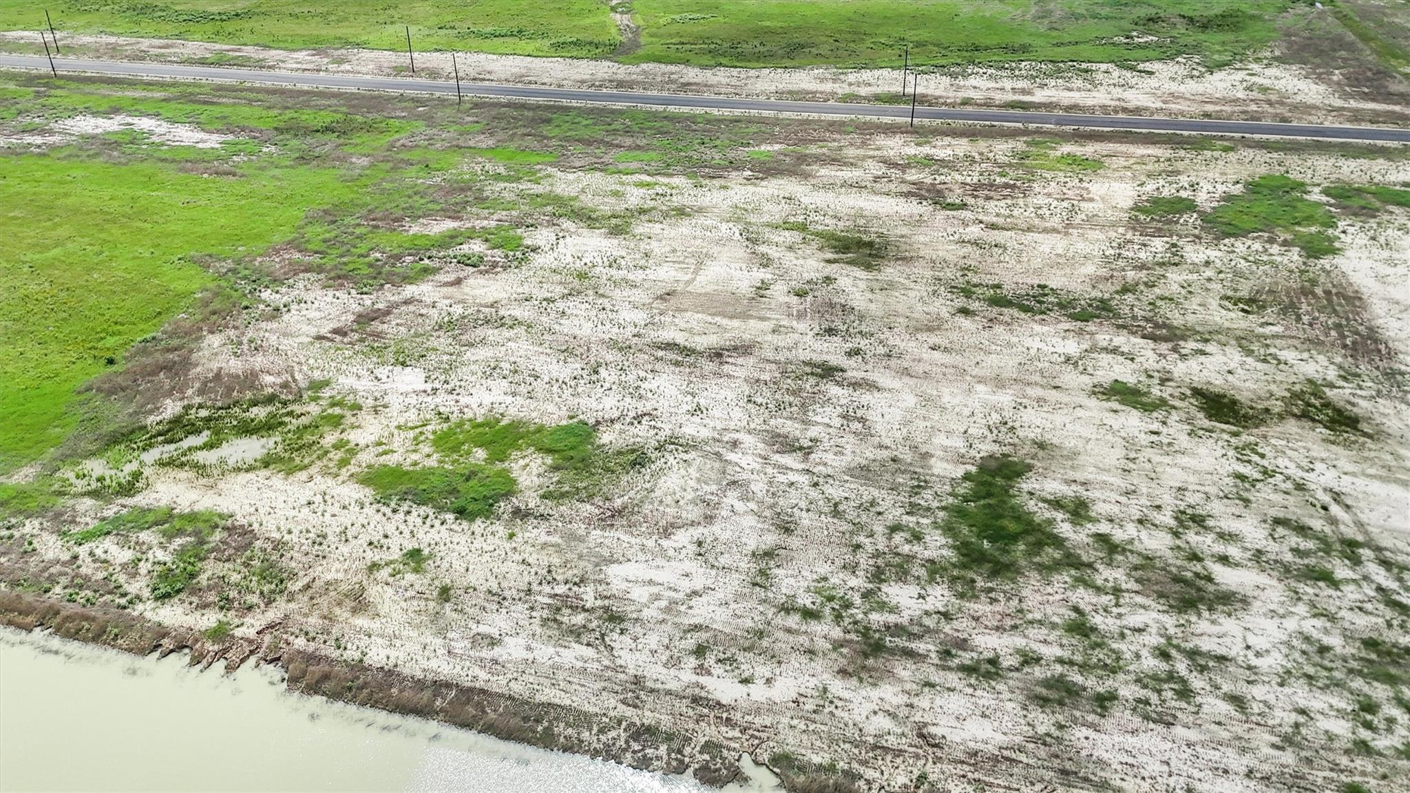 1231 Saddleback Dr, Bellville, TX 77418