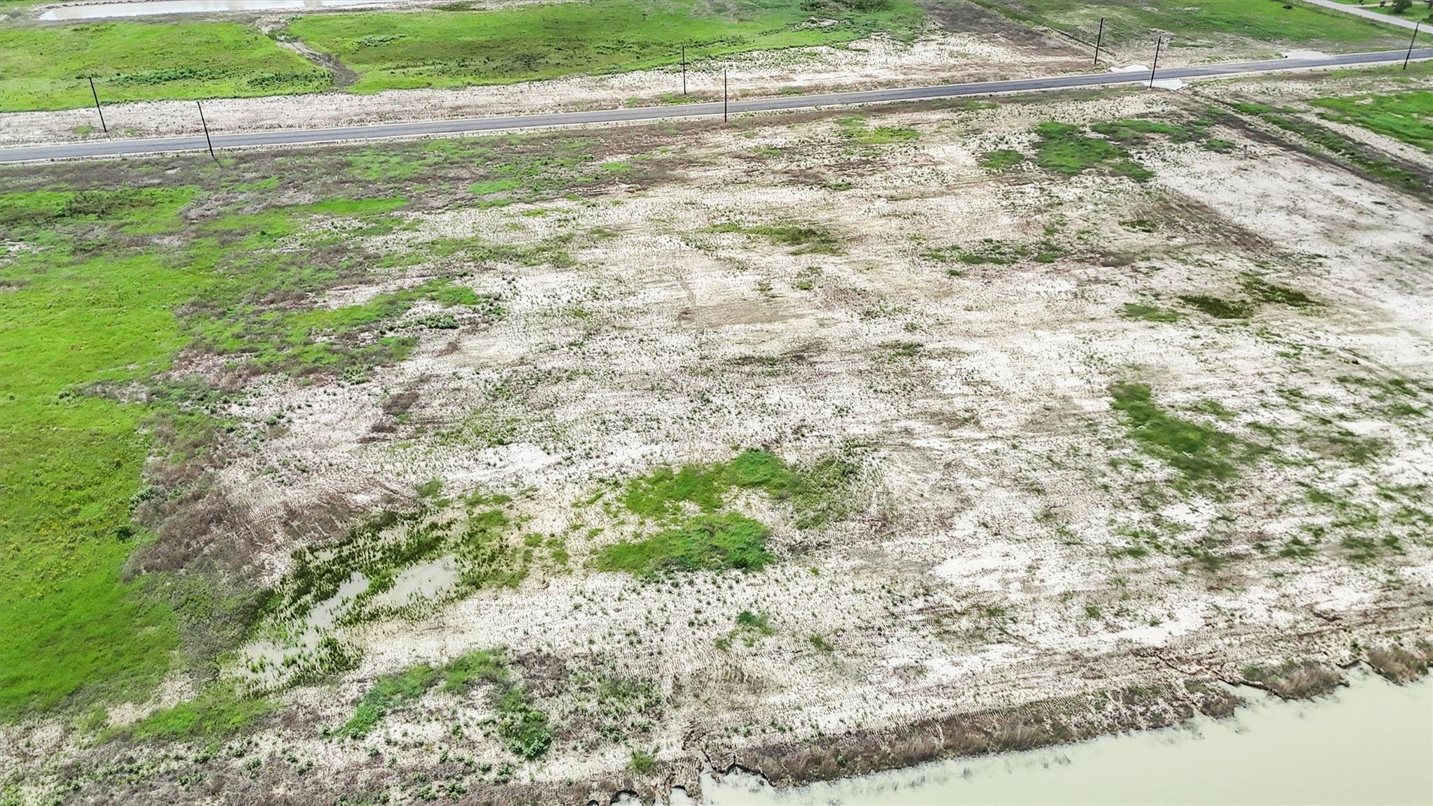 1231 Saddleback Dr, Bellville, TX 77418