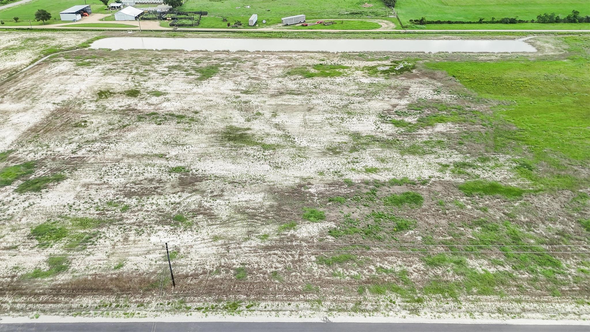 1231 Saddleback Dr, Bellville, TX 77418