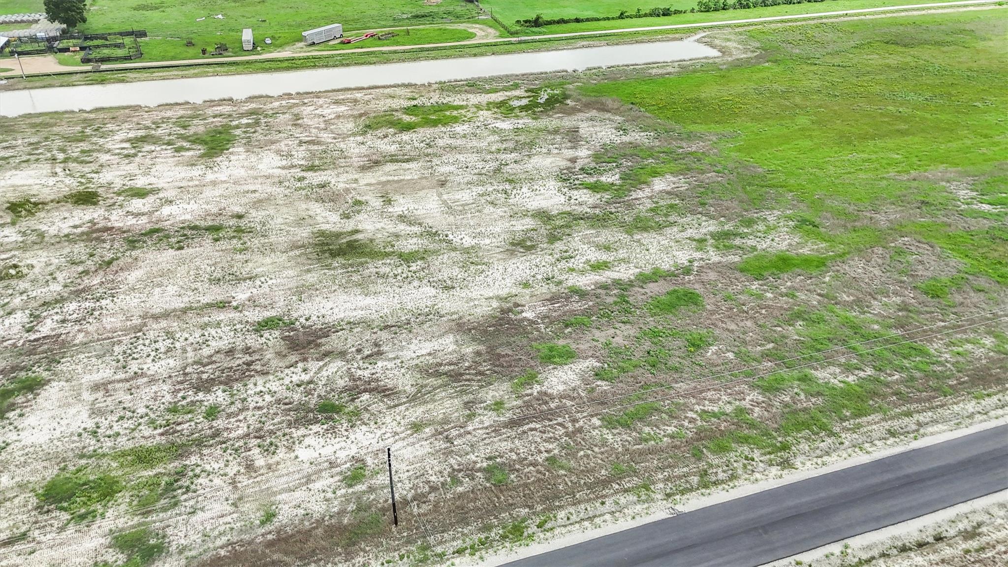 1231 Saddleback Dr, Bellville, TX 77418