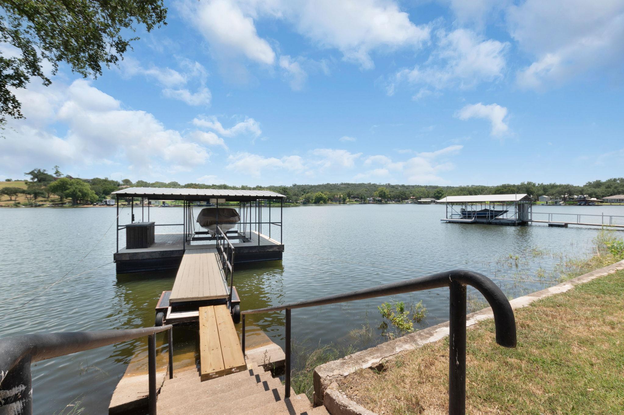 516 Island Lodges Dr, Buchanan Dam, TX 78609