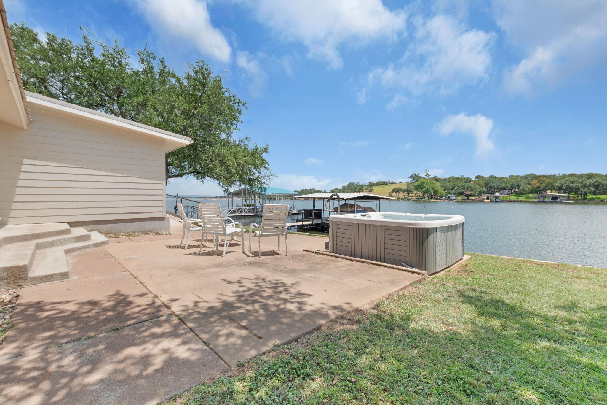 516 Island Lodges Dr, Buchanan Dam, TX 78609