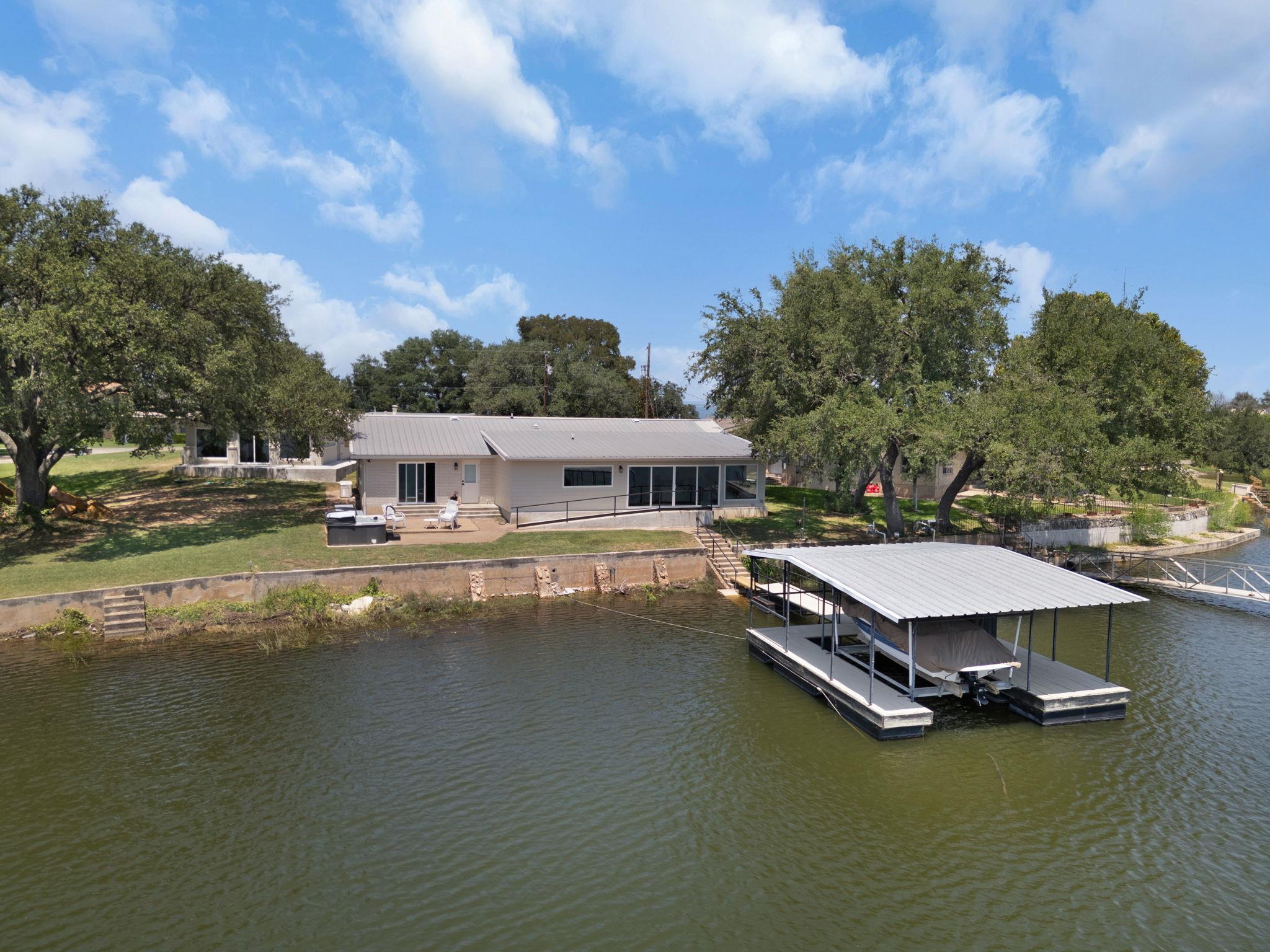 516 Island Lodges Dr, Buchanan Dam, TX 78609