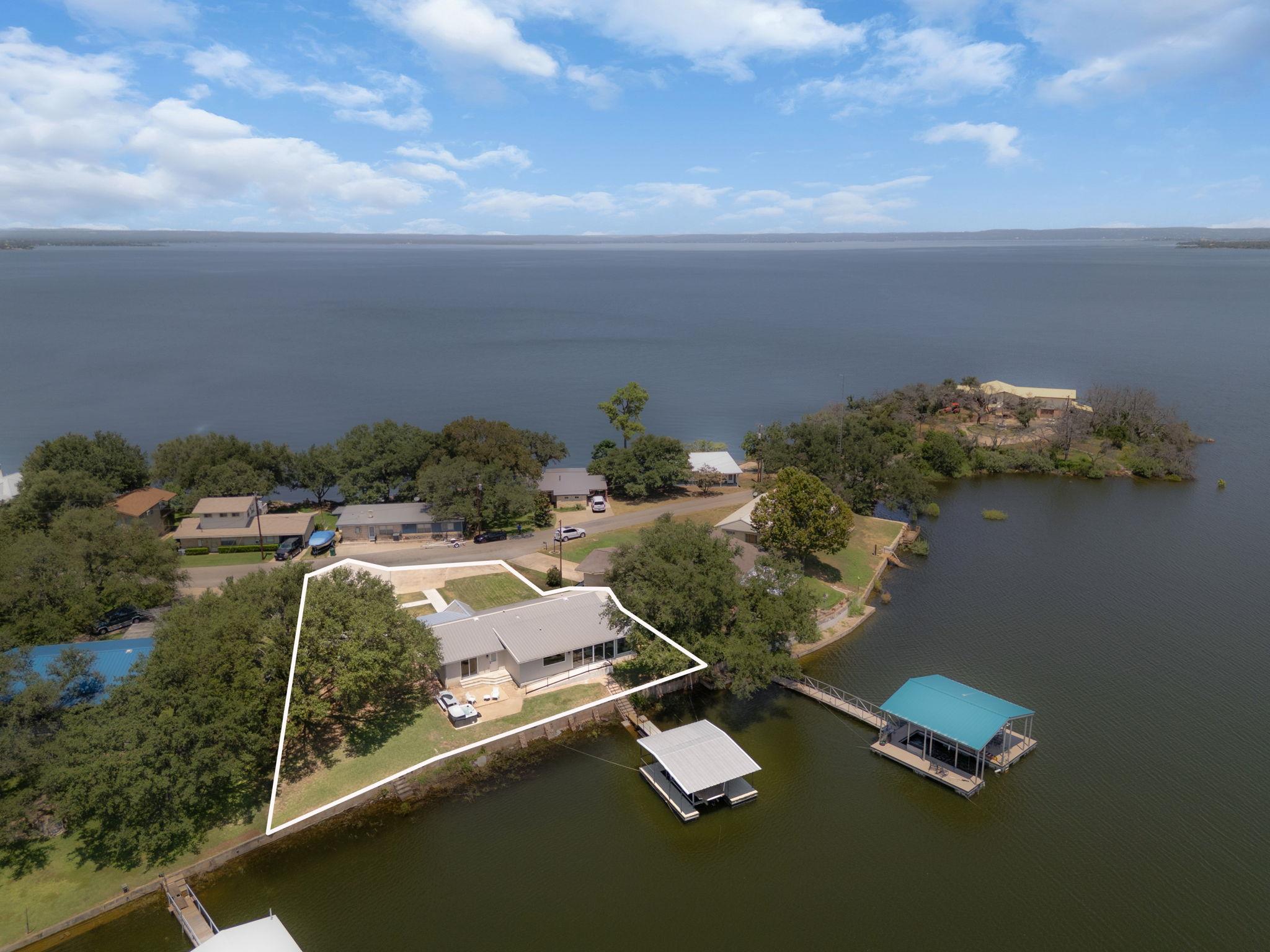 516 Island Lodges Dr, Buchanan Dam, TX 78609