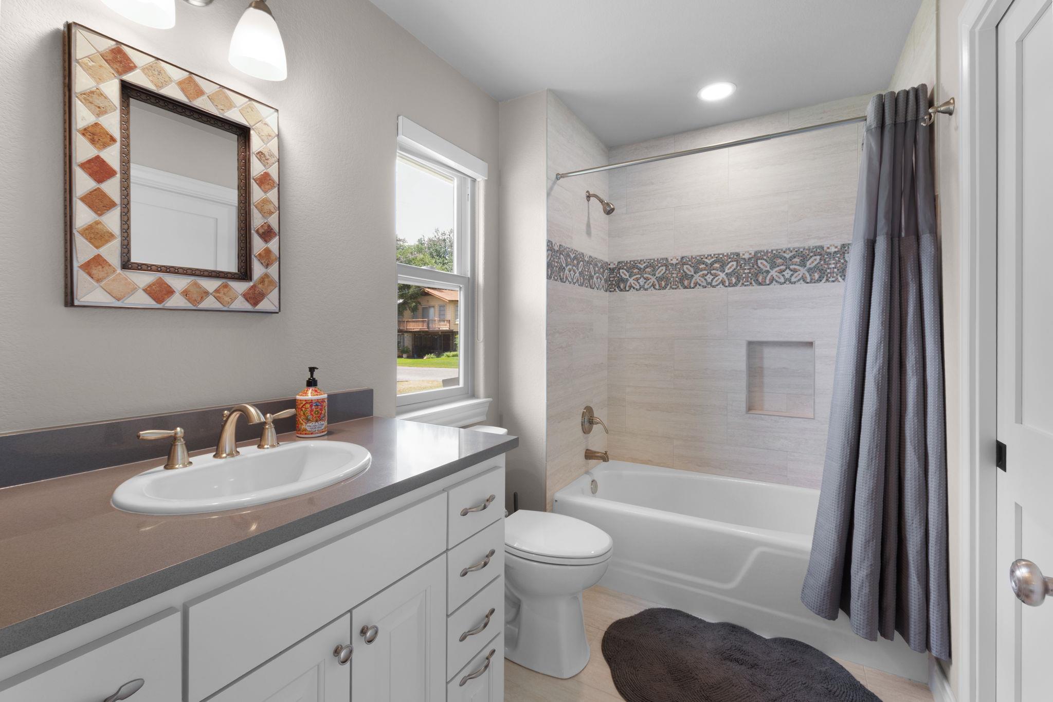 516 Island Lodges Dr, Buchanan Dam, TX 78609