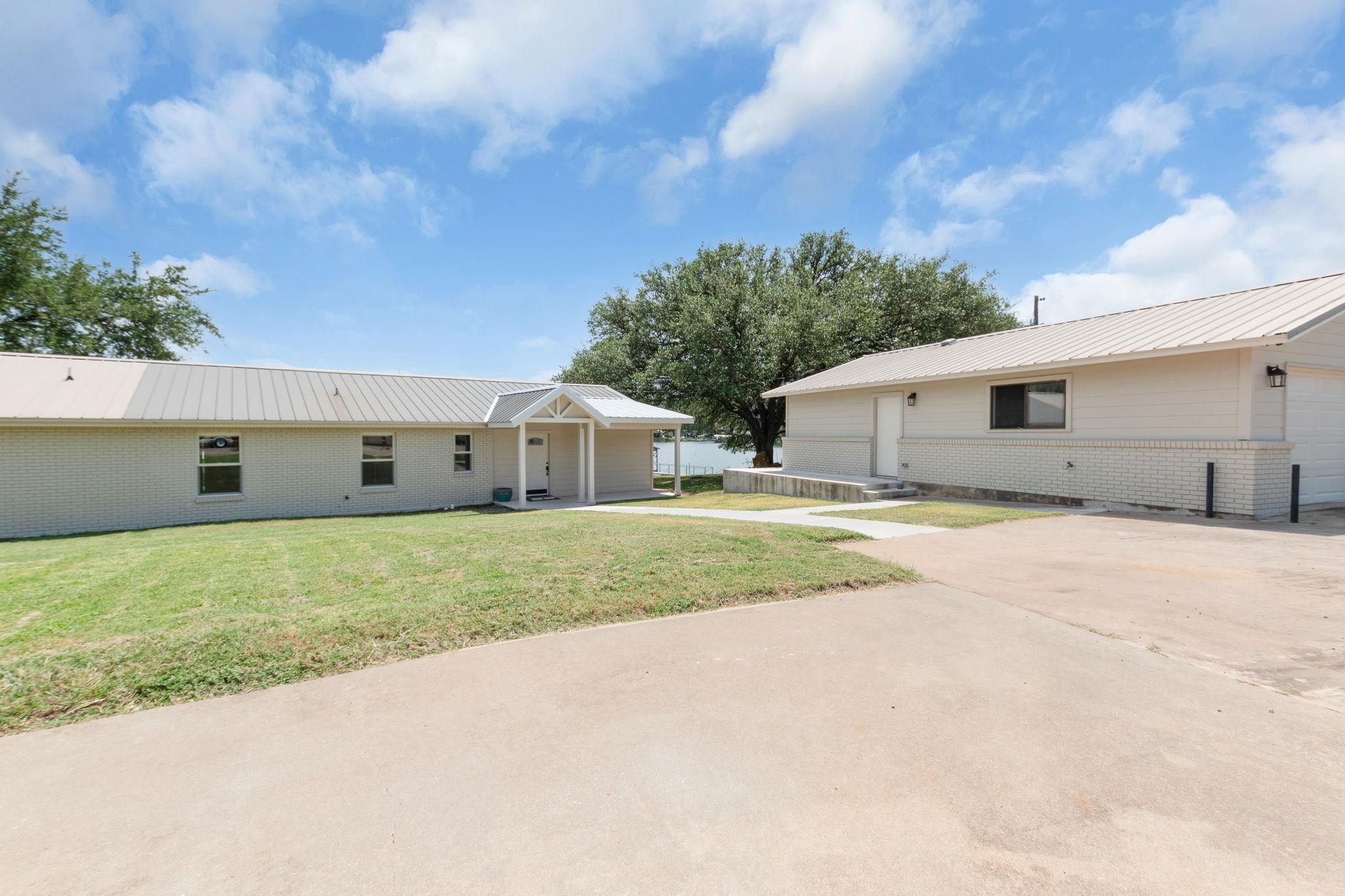516 Island Lodges Dr, Buchanan Dam, TX 78609