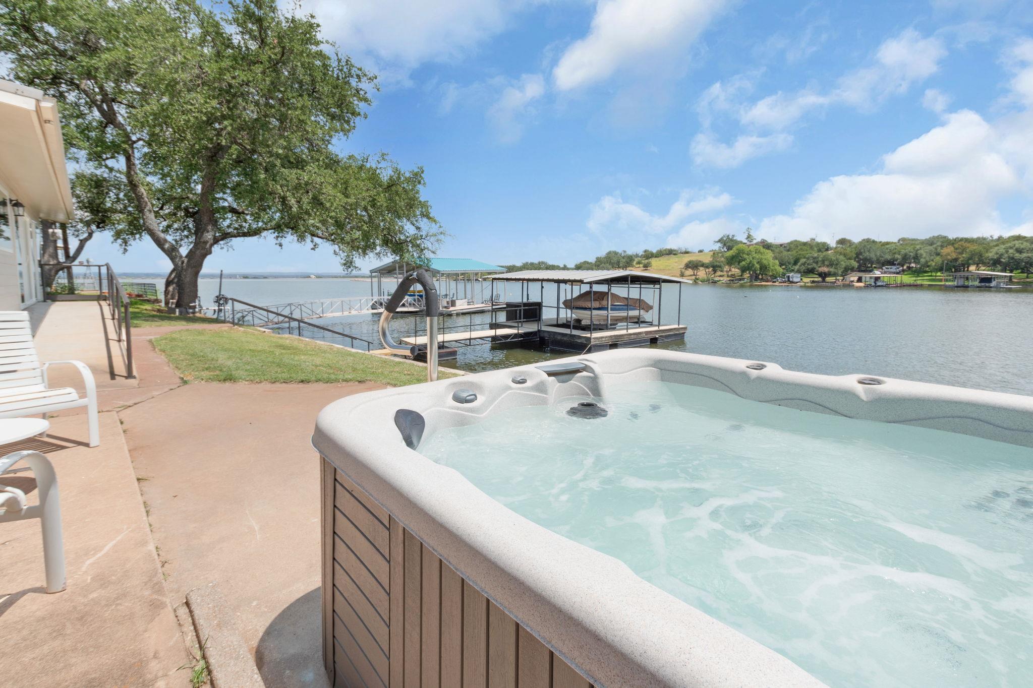 516 Island Lodges Dr, Buchanan Dam, TX 78609
