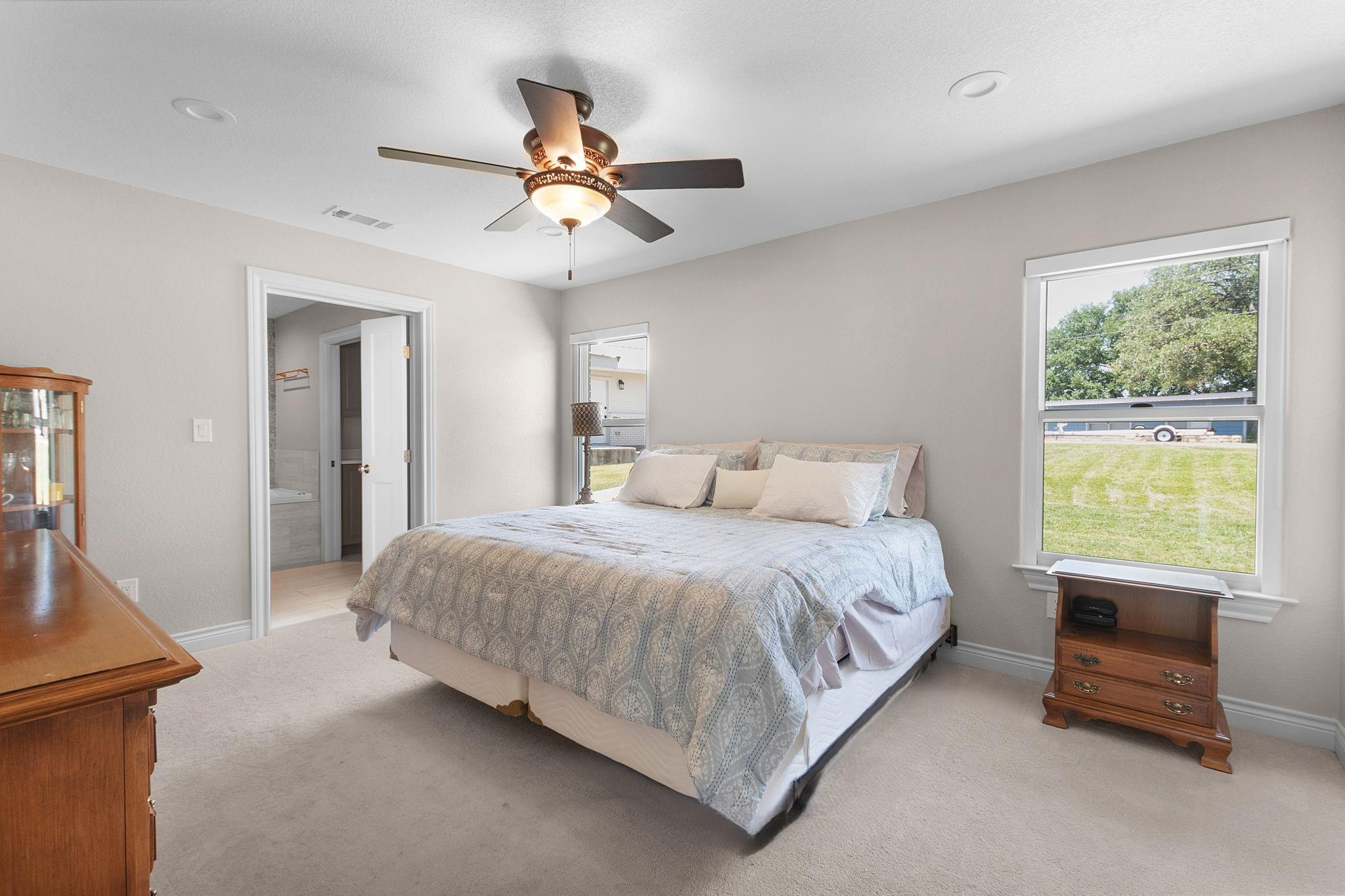 516 Island Lodges Dr, Buchanan Dam, TX 78609