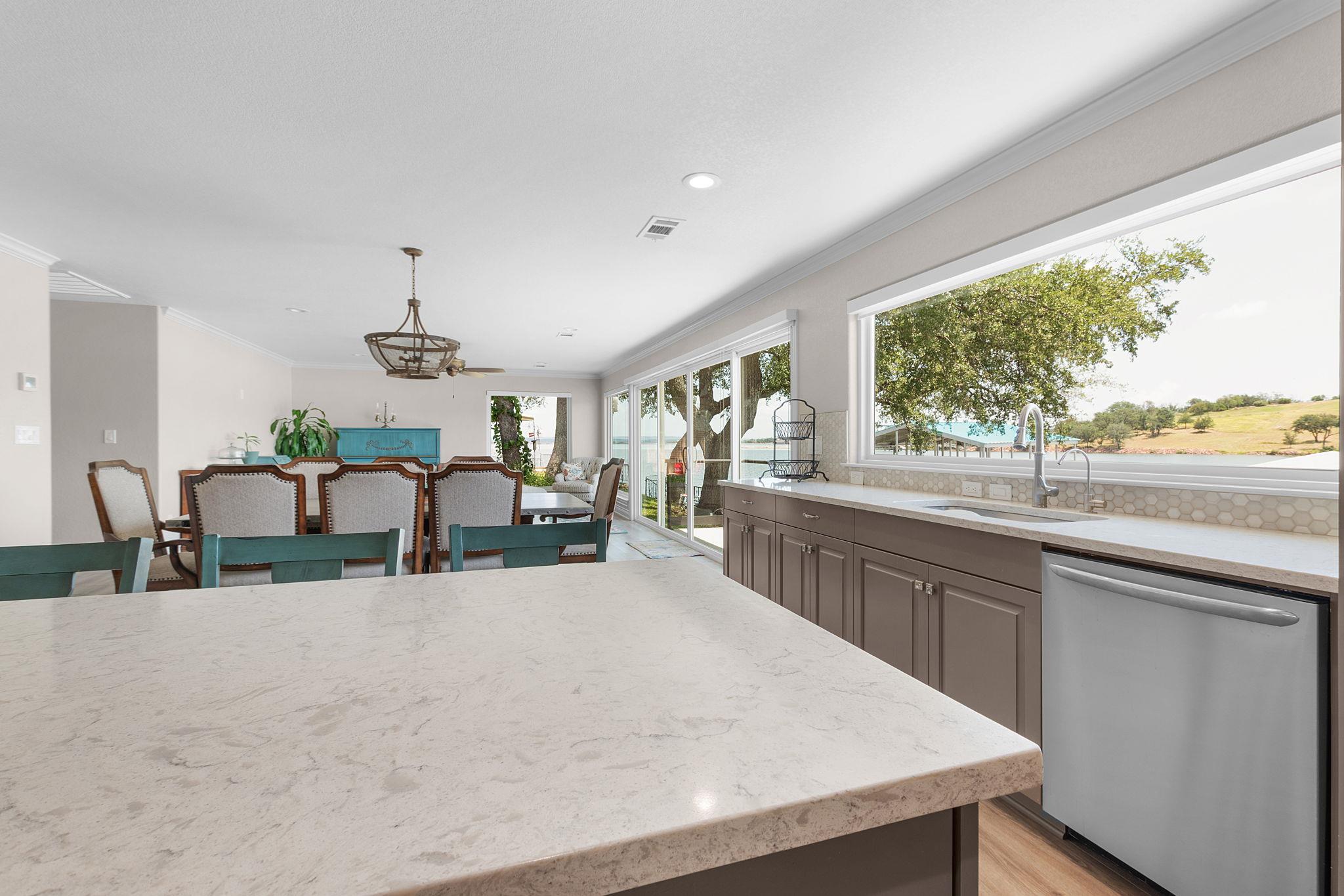 516 Island Lodges Dr, Buchanan Dam, TX 78609