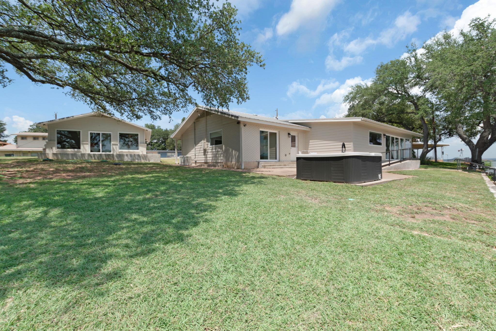 516 Island Lodges Dr, Buchanan Dam, TX 78609